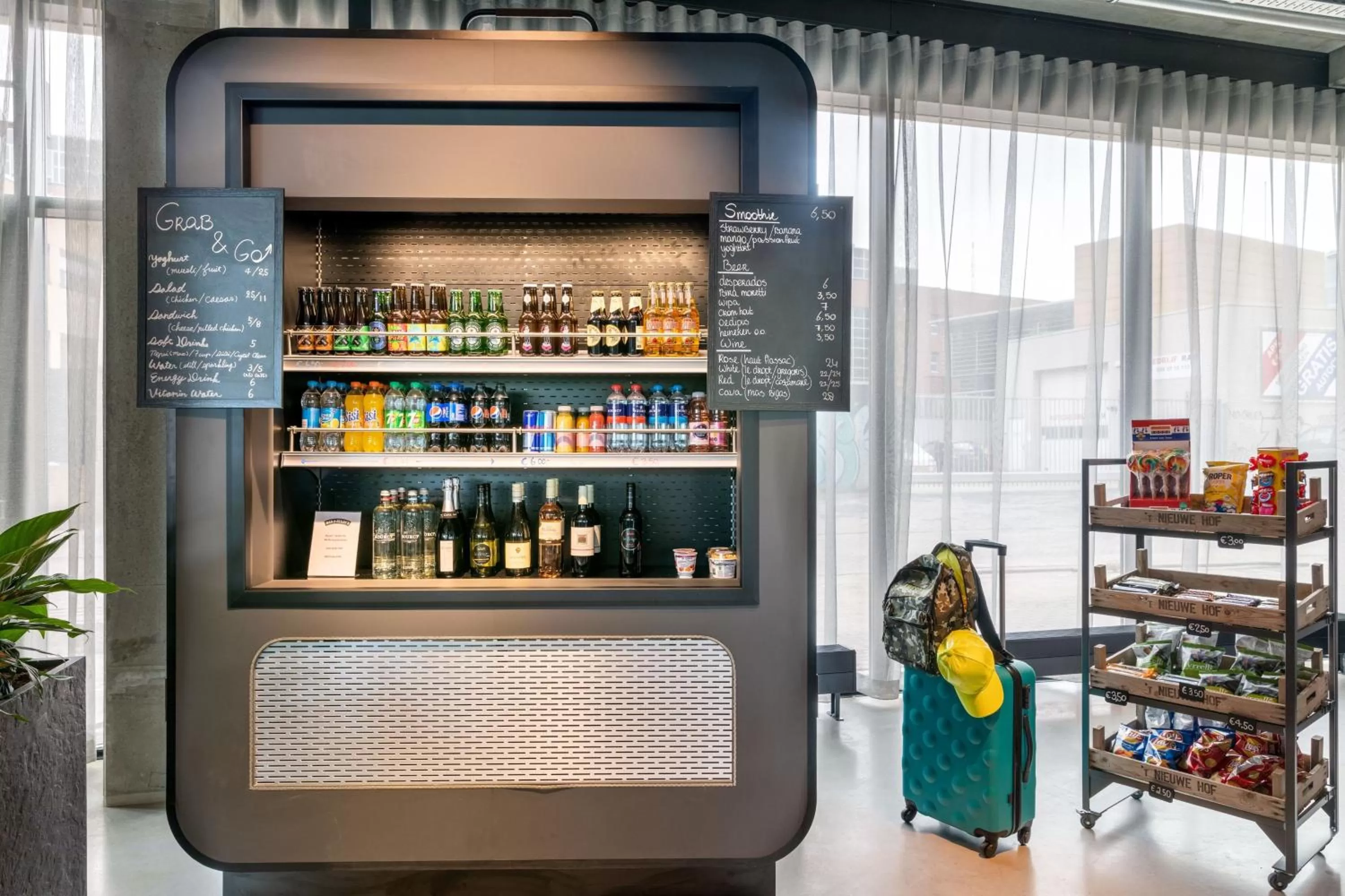 Restaurant/places to eat in Moxy Berlin Airport