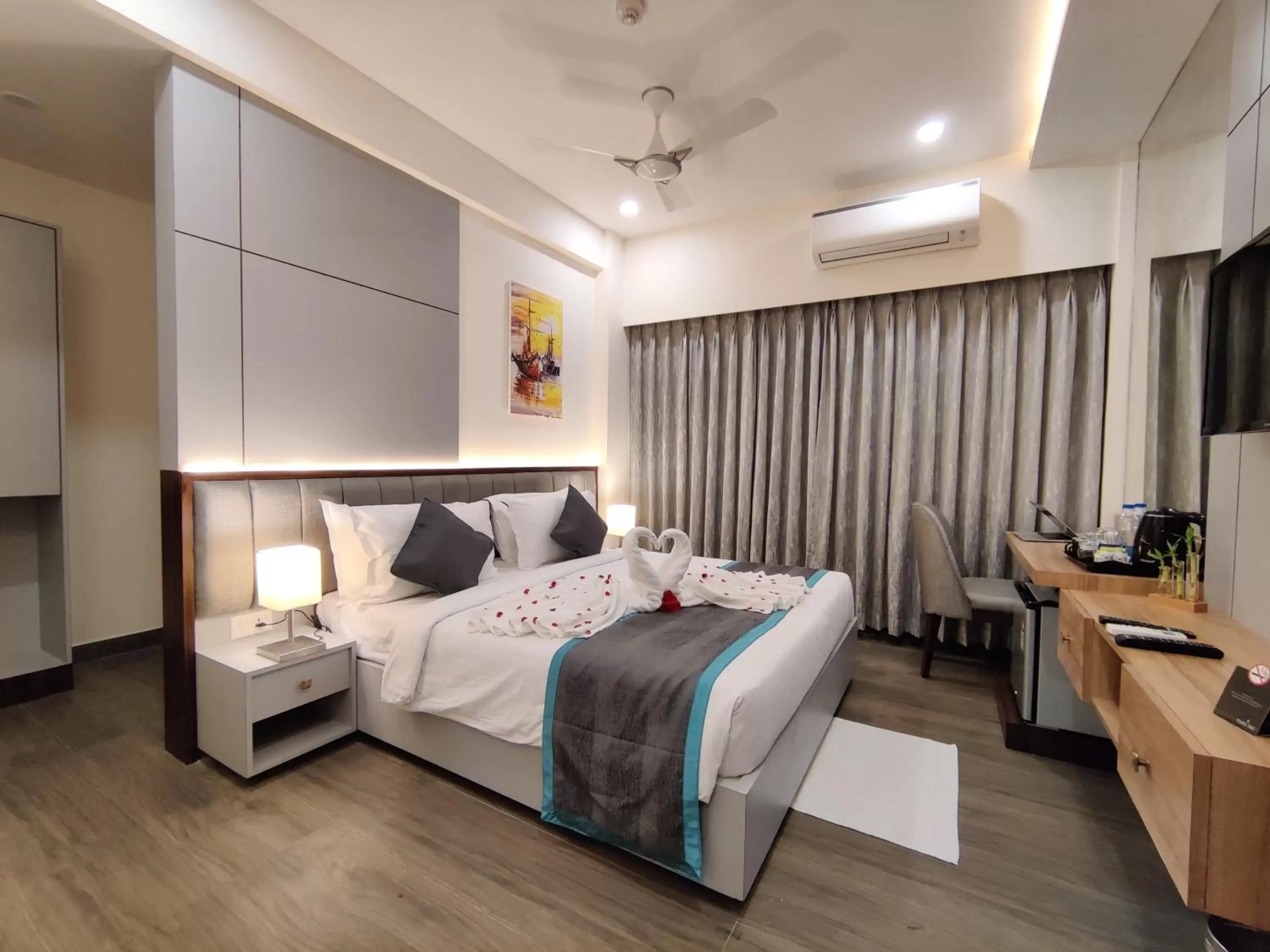 PARK IRIS HOTELS, Bharathi Nagar PARK IRIS HOTELS, Bharathi Nagar