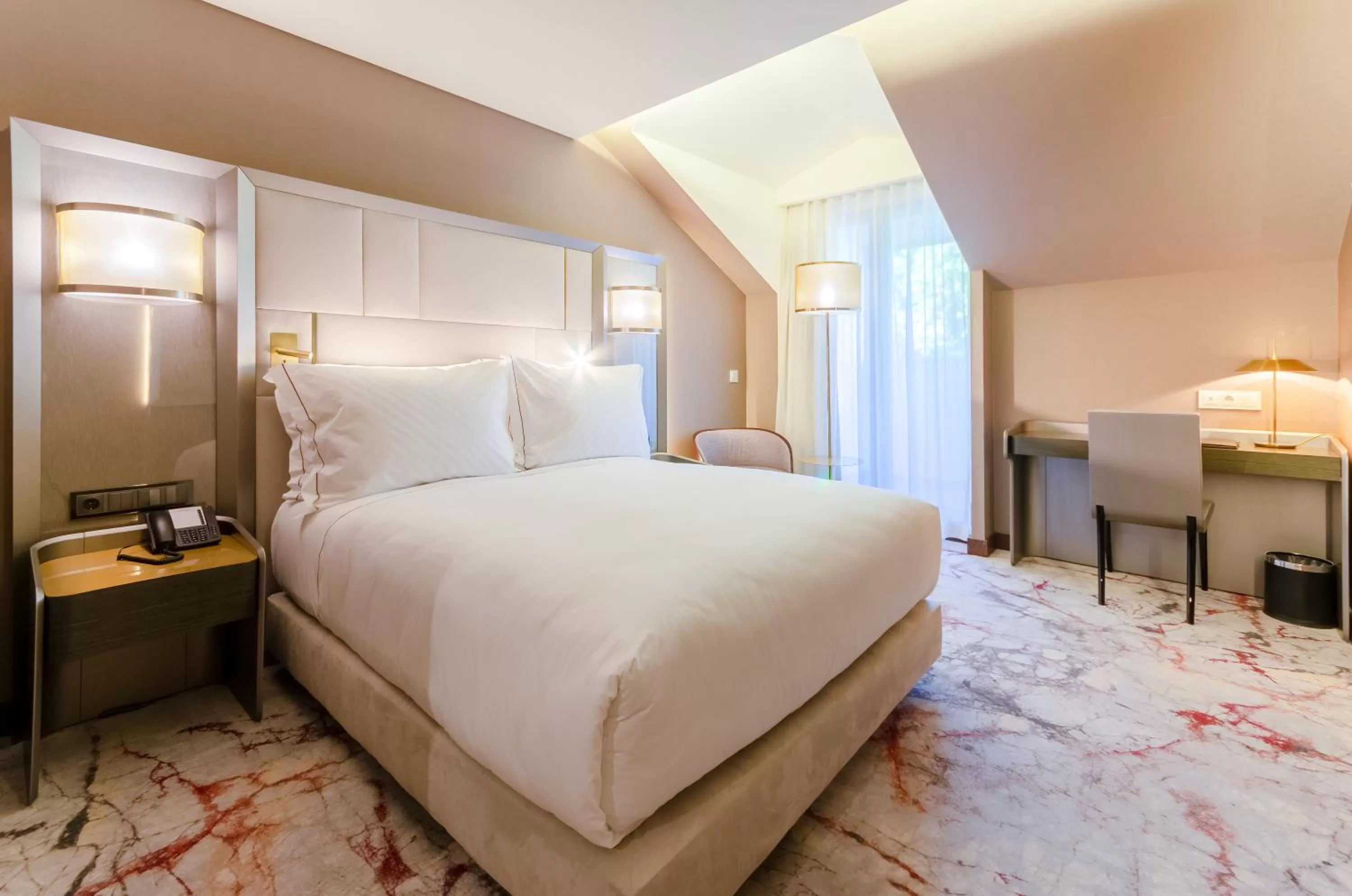 Bed in TURIM Boulevard Hotel