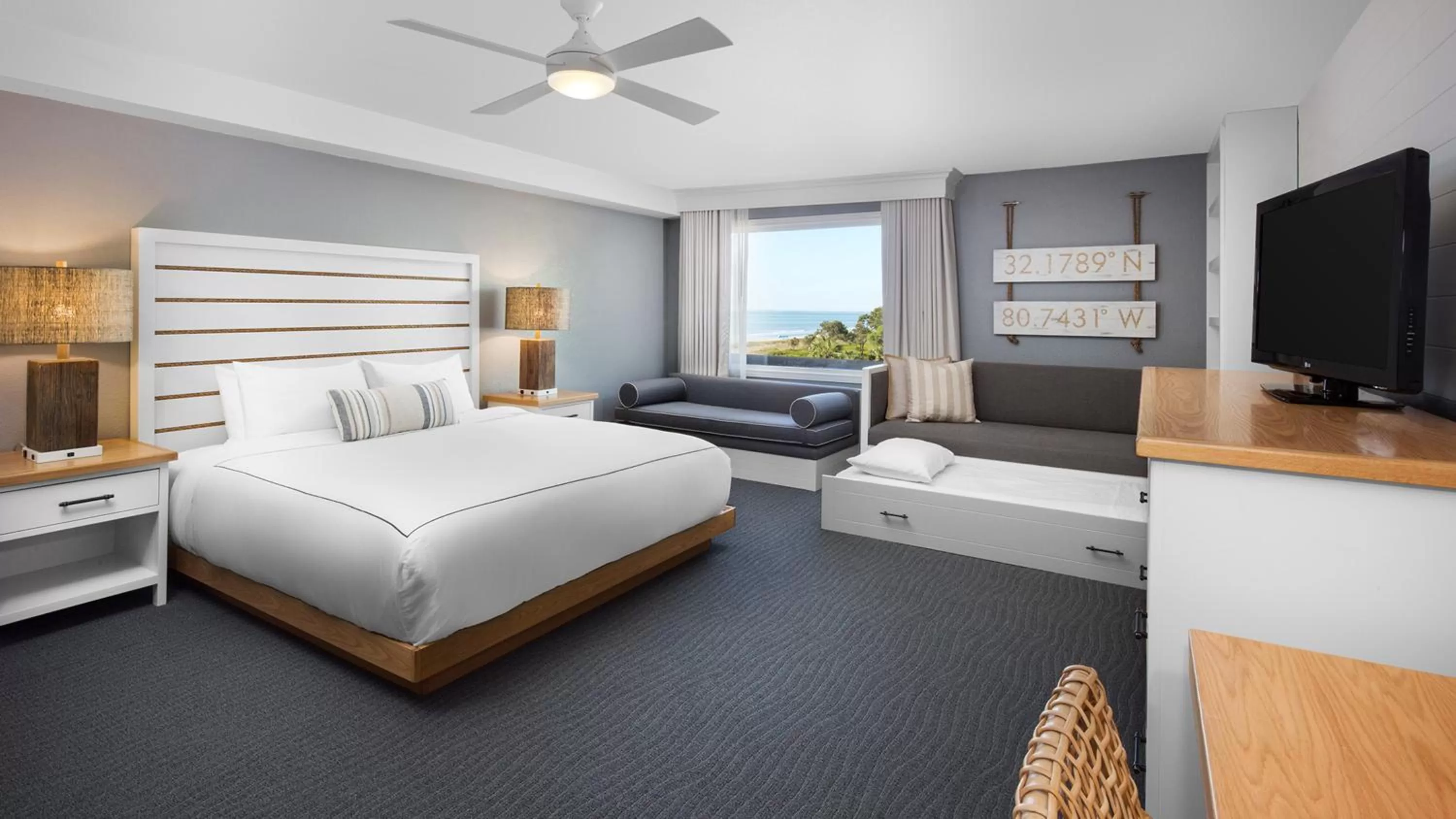 Photo of the whole room, Bed in Beach House Resort Hilton Head Island