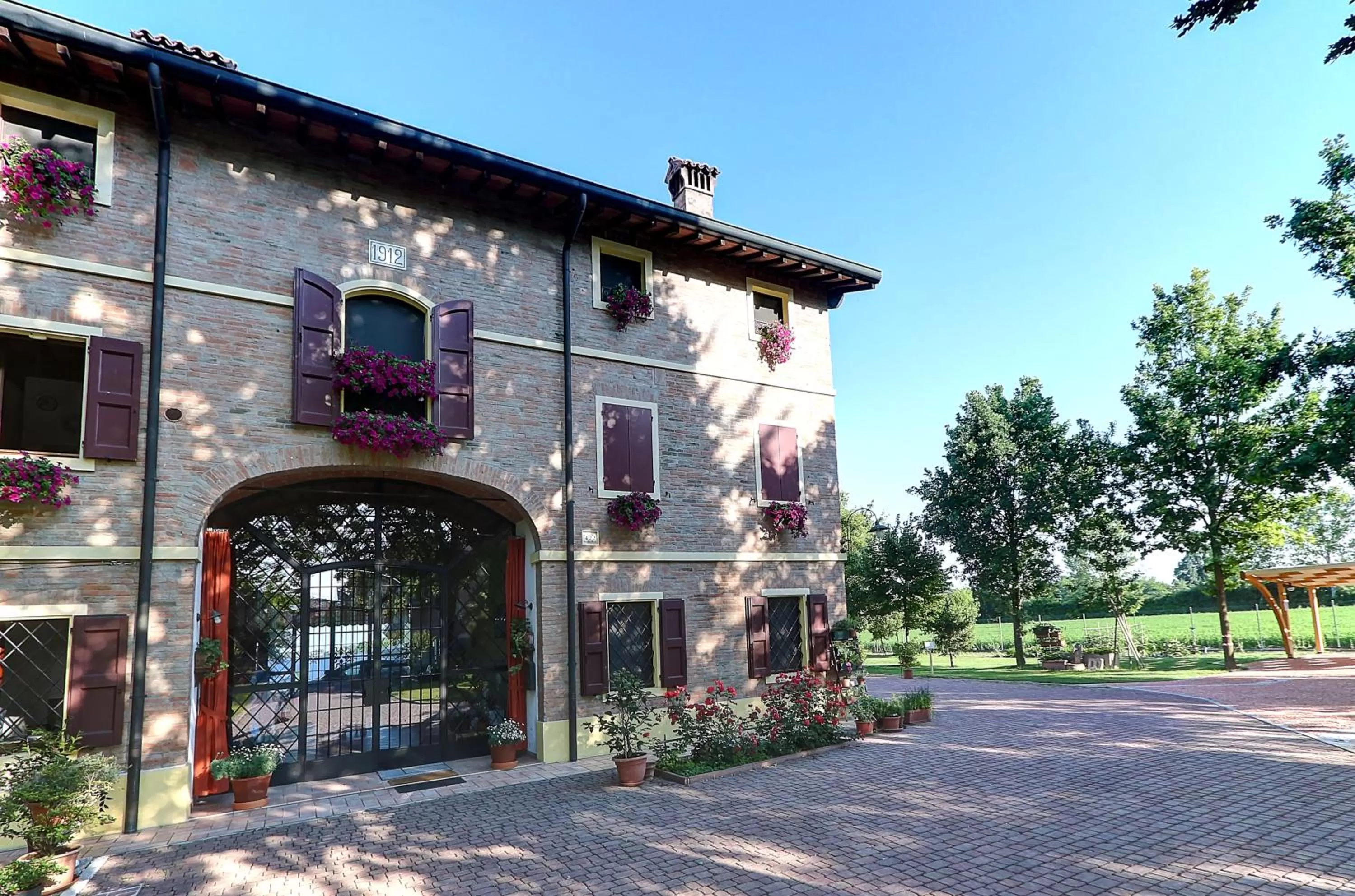 Property building in B&B Le Noci di Feo