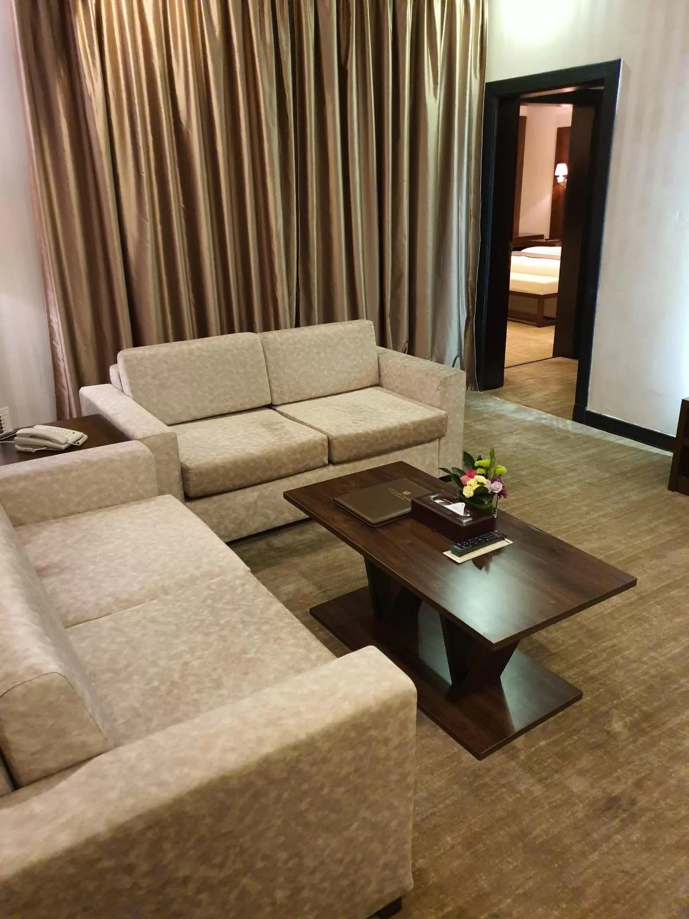 Living room, Seating Area in Grand Park Hotel