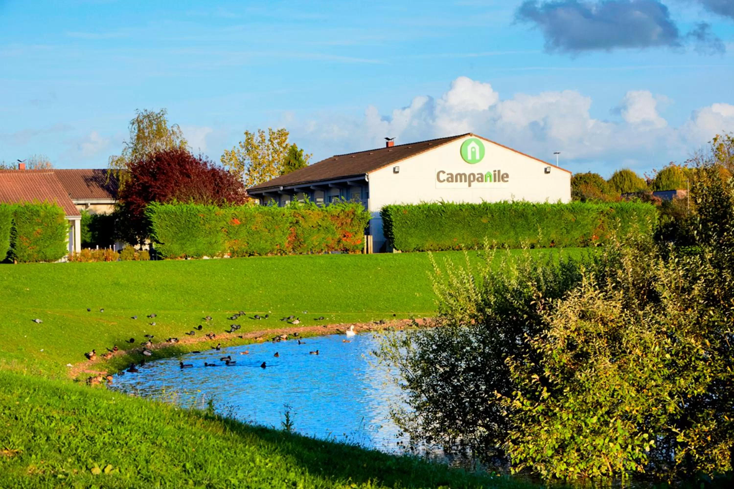 Facade/entrance in Campanile Metz Est Technopole - Restaurant