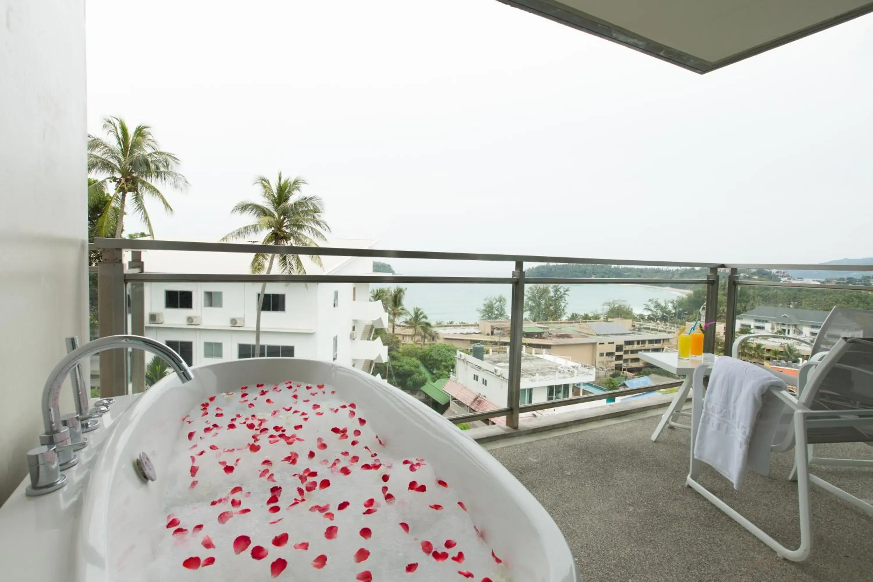 Grand Deluxe Double or Twin Room with Spa Bath in Sugar Palm Grand Hillside - SHA Plus Grand Deluxe Double or Twin Room with Spa Bath in Sugar Palm Grand Hillside - SHA Plus