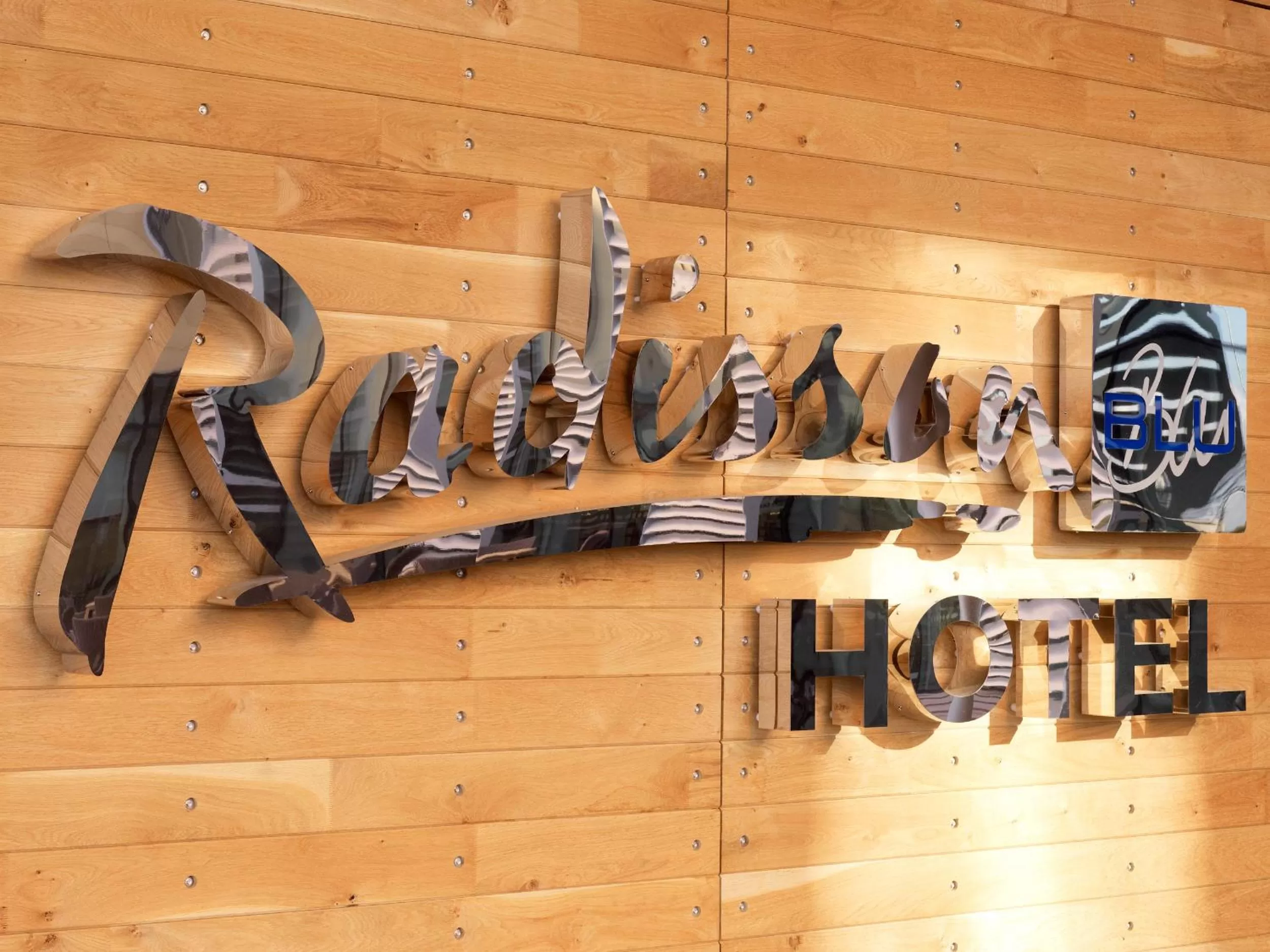 Logo/Certificate/Sign in Radisson Blu Hotel East Midlands Airport
