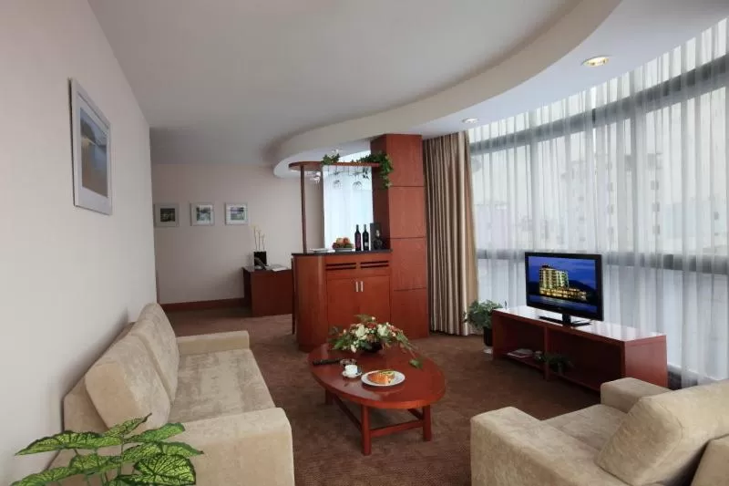 Living room, Seating Area in River Hotel