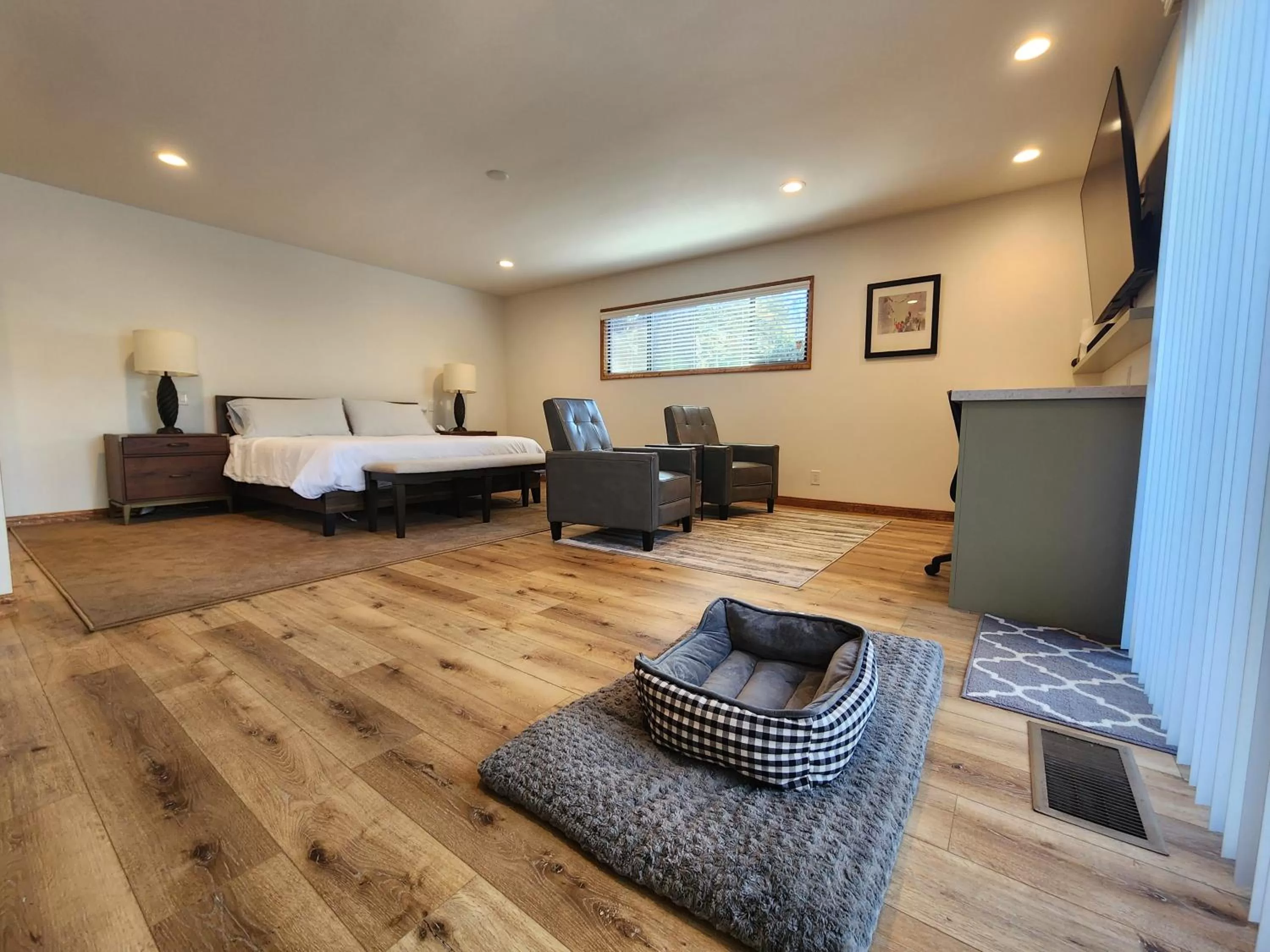 Bed in Silver Pines Lodge