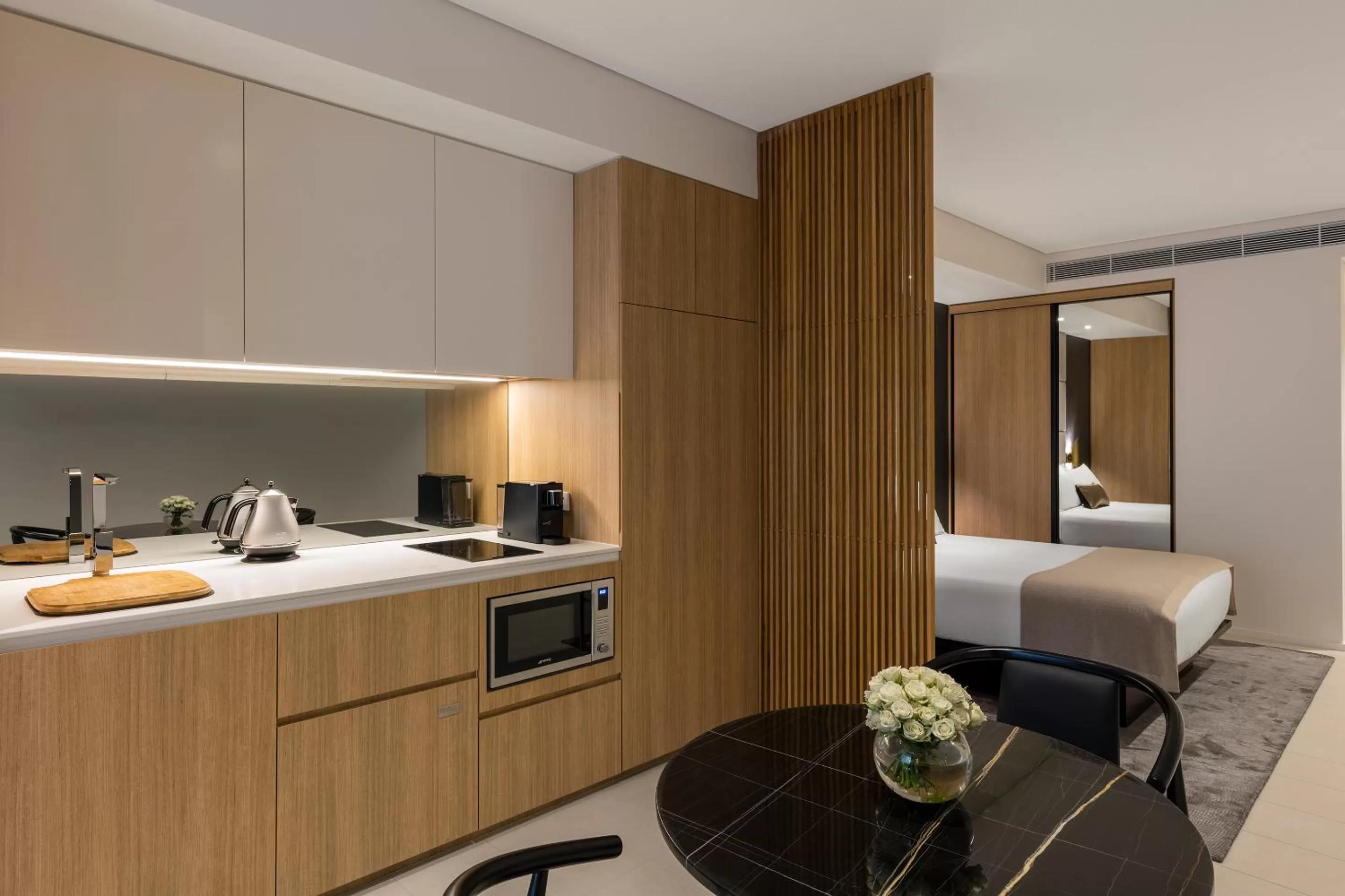 Kitchen or kitchenette in SKYE Suites Sydney