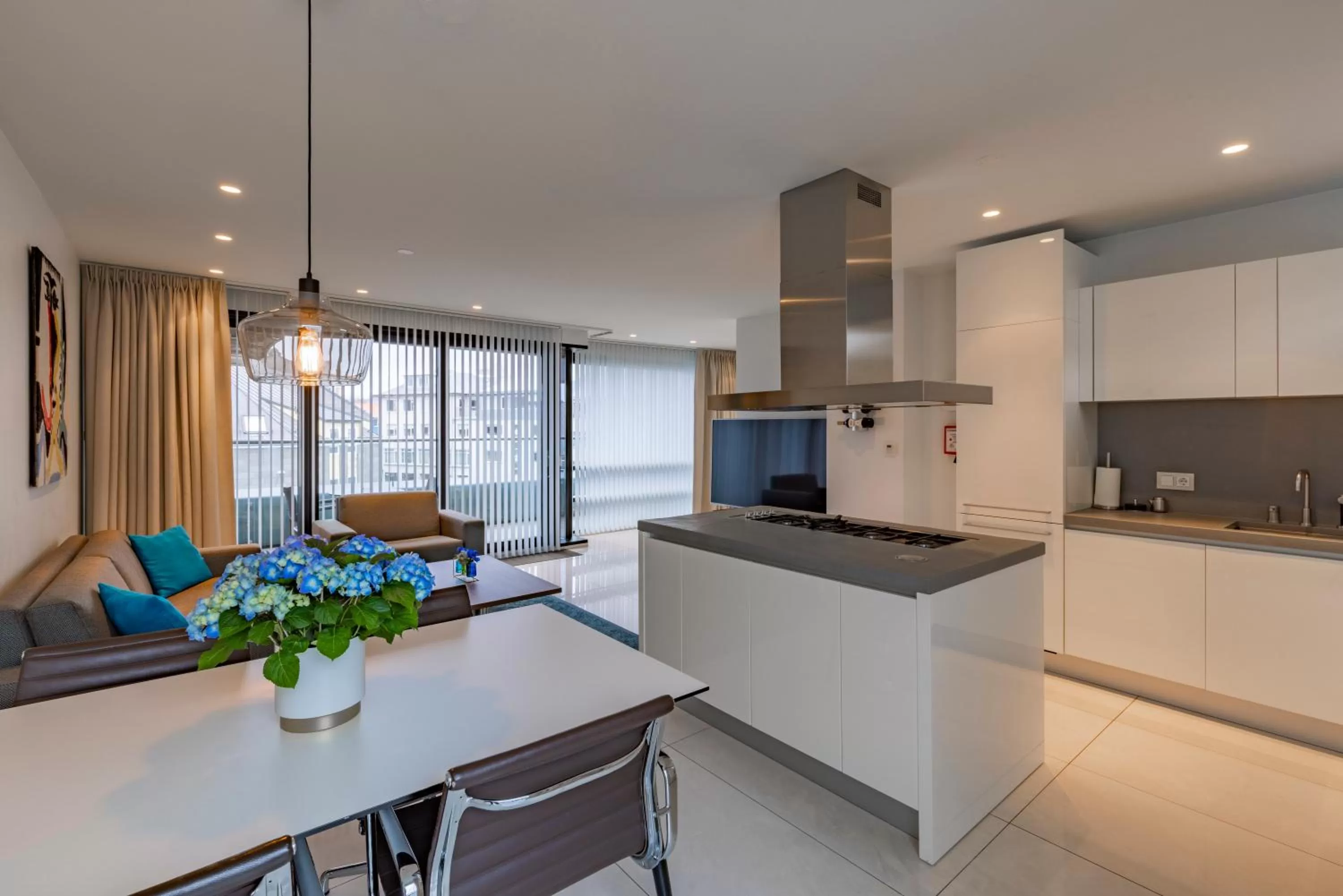 Kitchen or kitchenette in Black Pearl Apartment Hotel