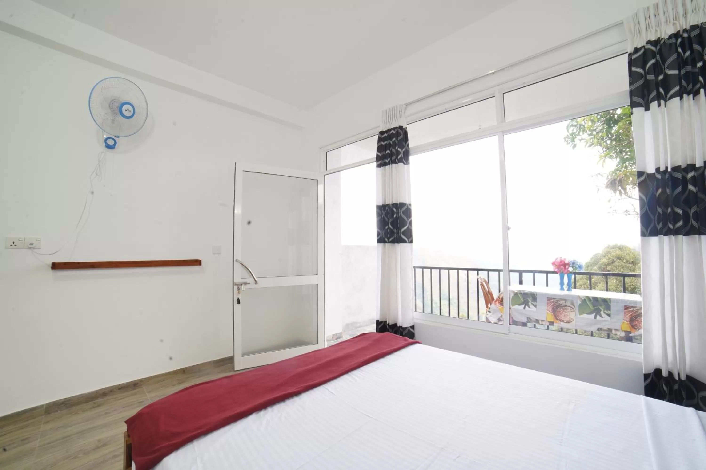 Bed in Pleasant Peak