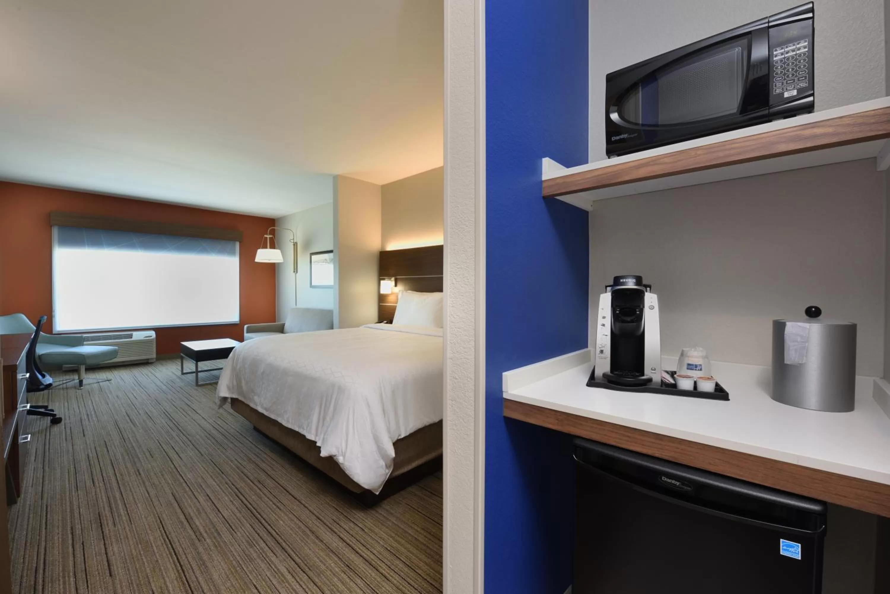 Photo of the whole room, Bed in Holiday Inn Express & Suites Spring - Woodlands Area by IHG