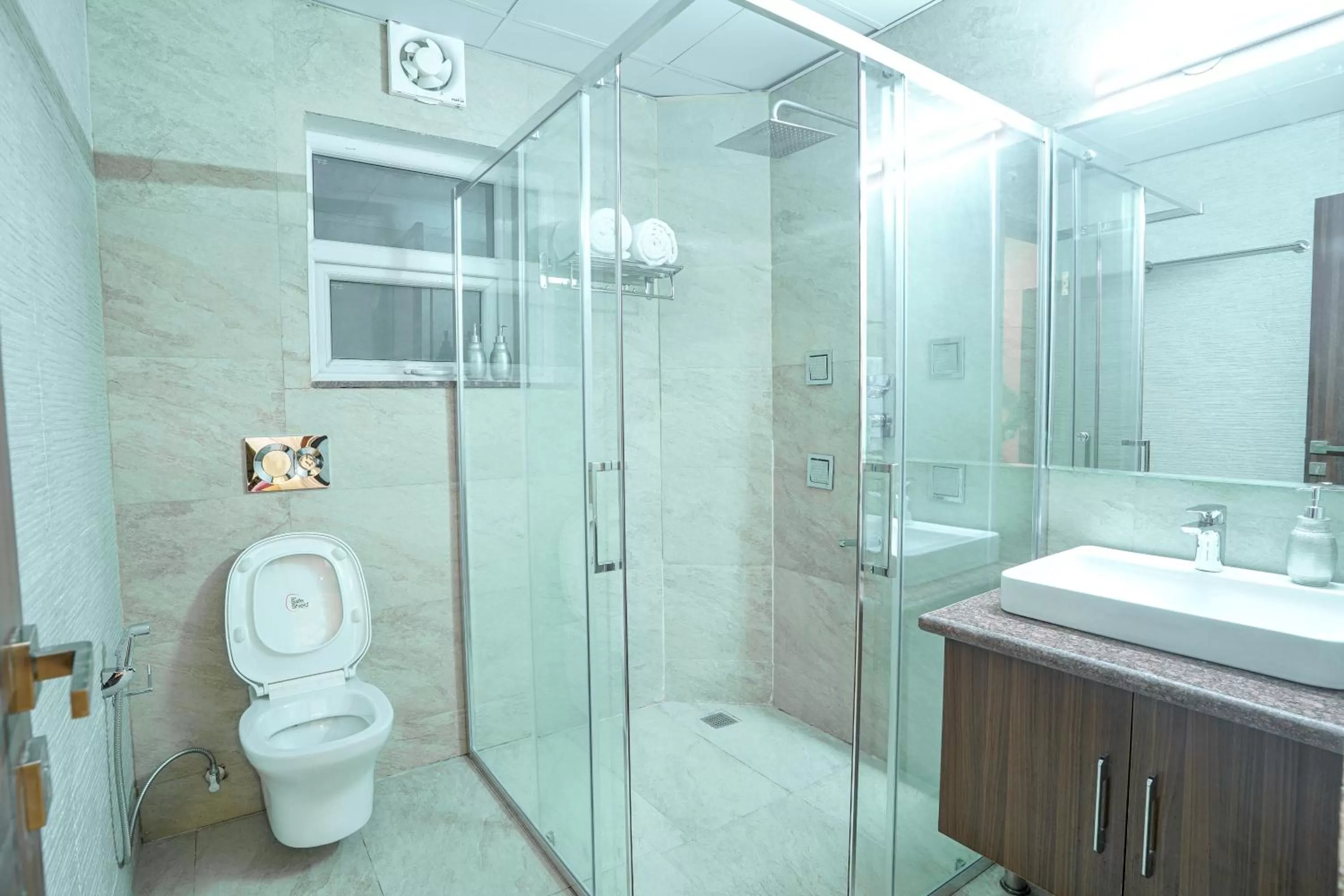 Bathroom in Golden Healing Journeys Homestay