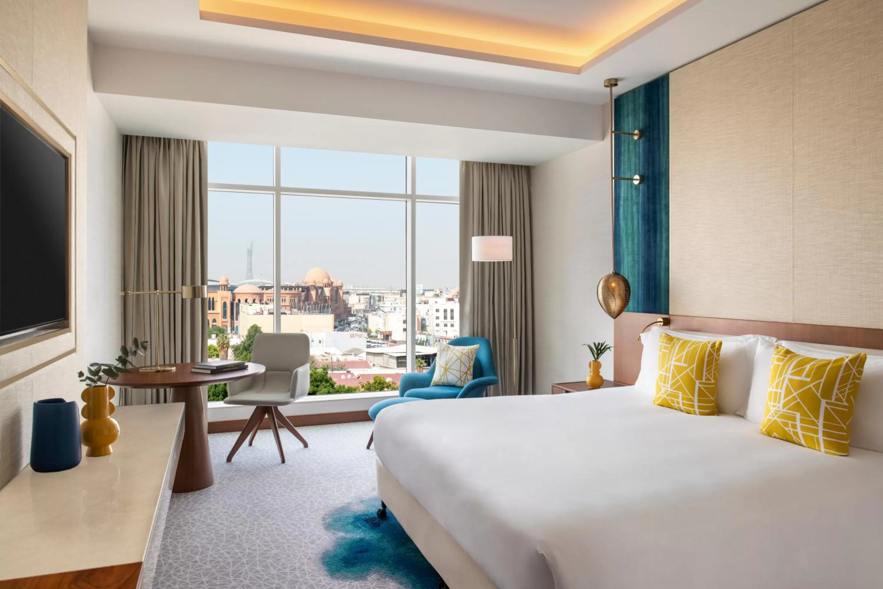 Bed in Abesq Doha Hotel and Residences, an IHG Hotel