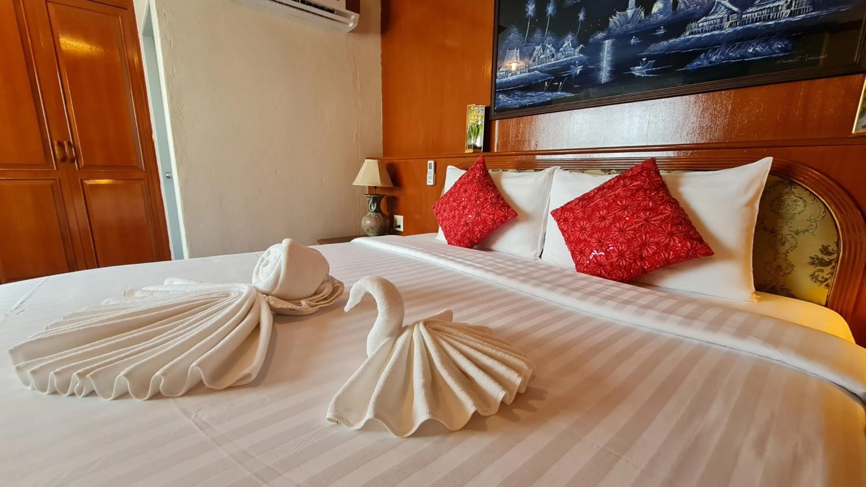 Bedroom, Bed in Vech Guesthouse Patong