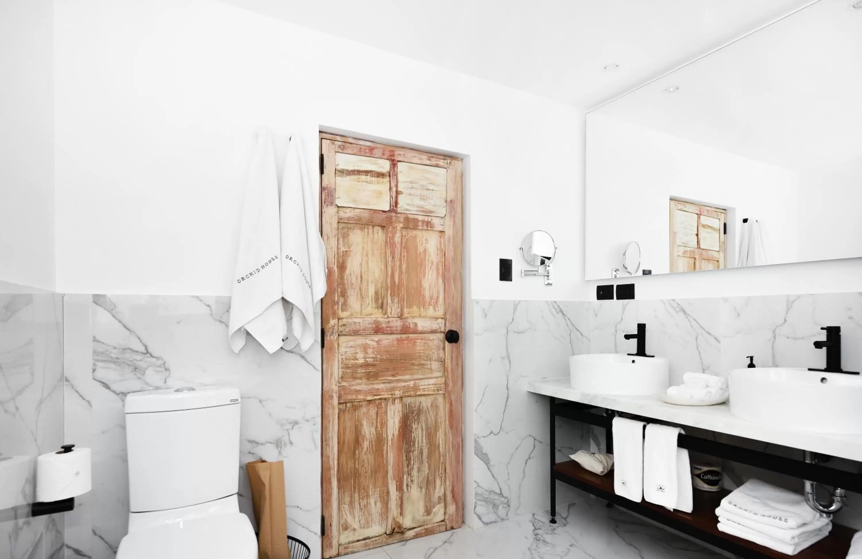 Bathroom in Orchid House Mexico City