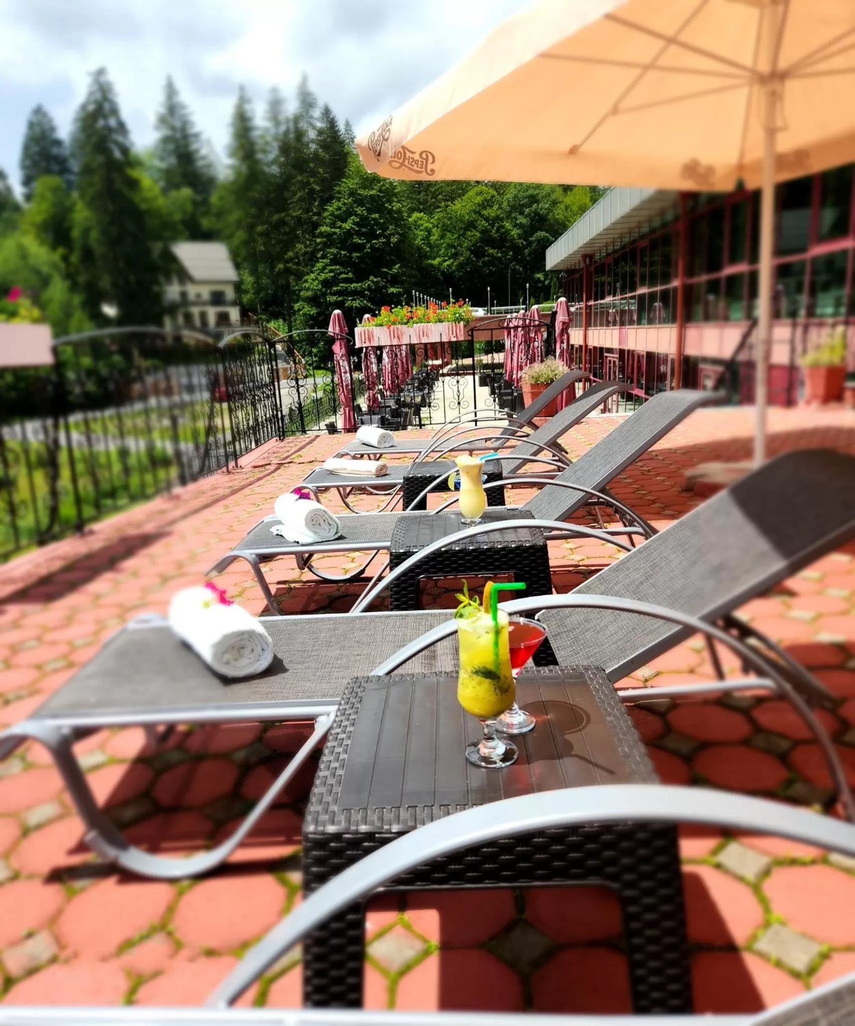 Swimming pool in Hotel Piatra Mare