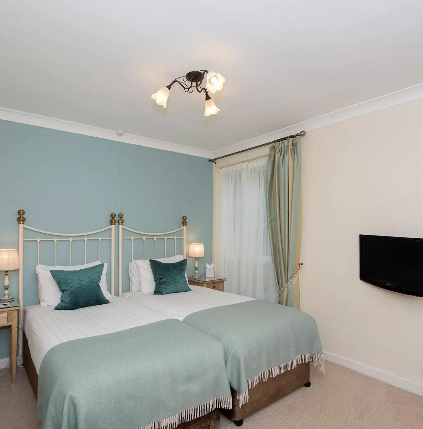 Standard Twin Room in Three Ways House Hotel Standard Twin Room in Three Ways House Hotel