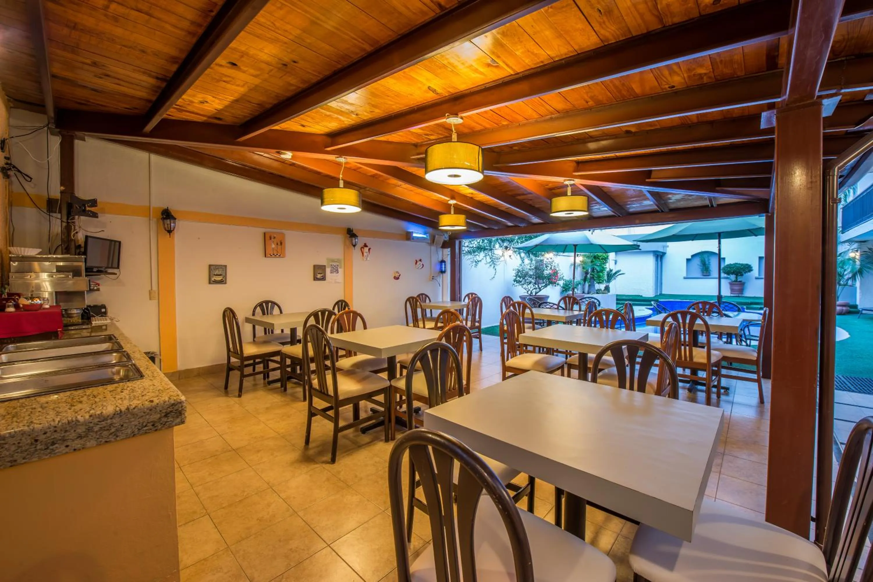 Del Marques Hotel and Suites