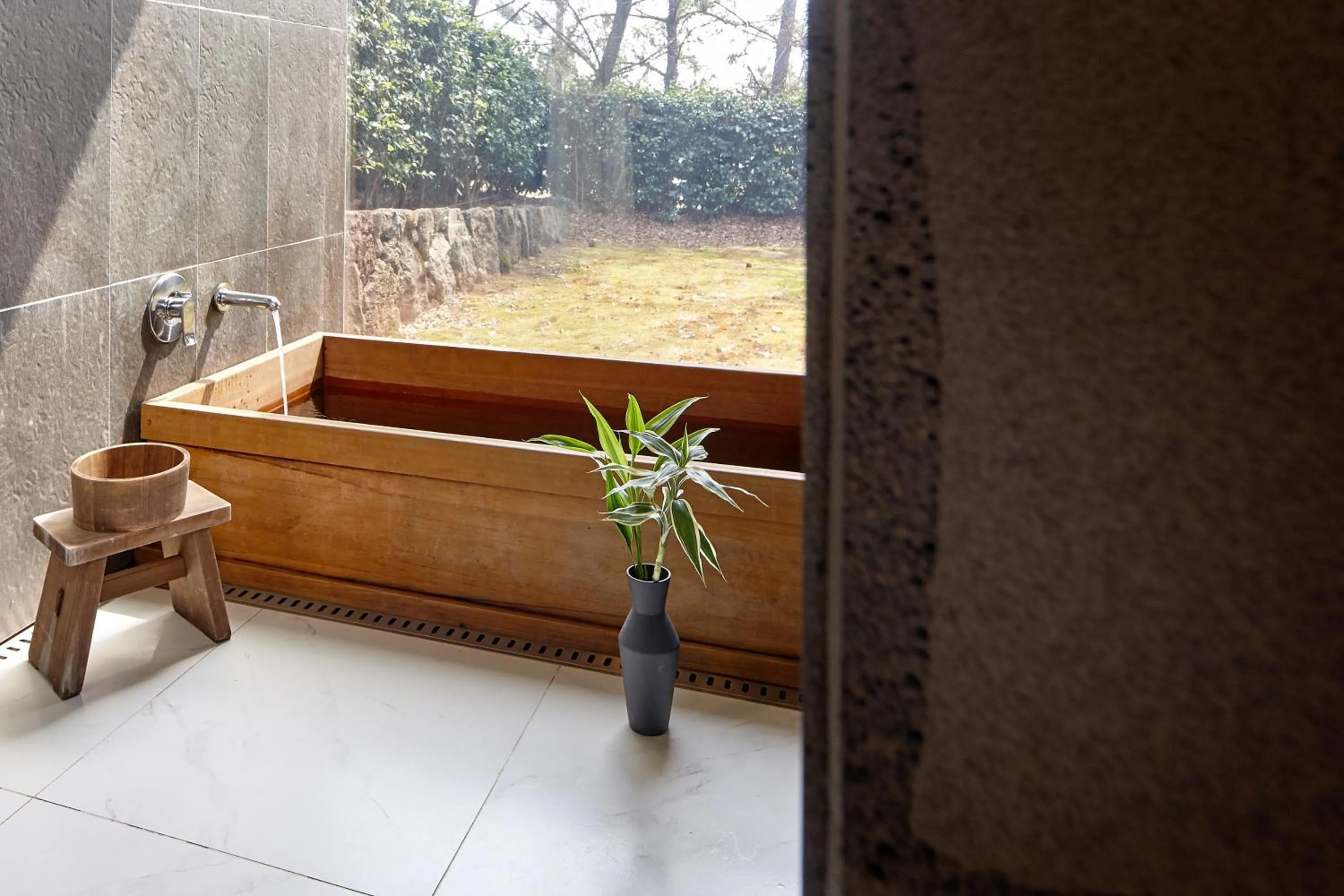 Decorative detail in Lotte Resort Jeju Artvillas