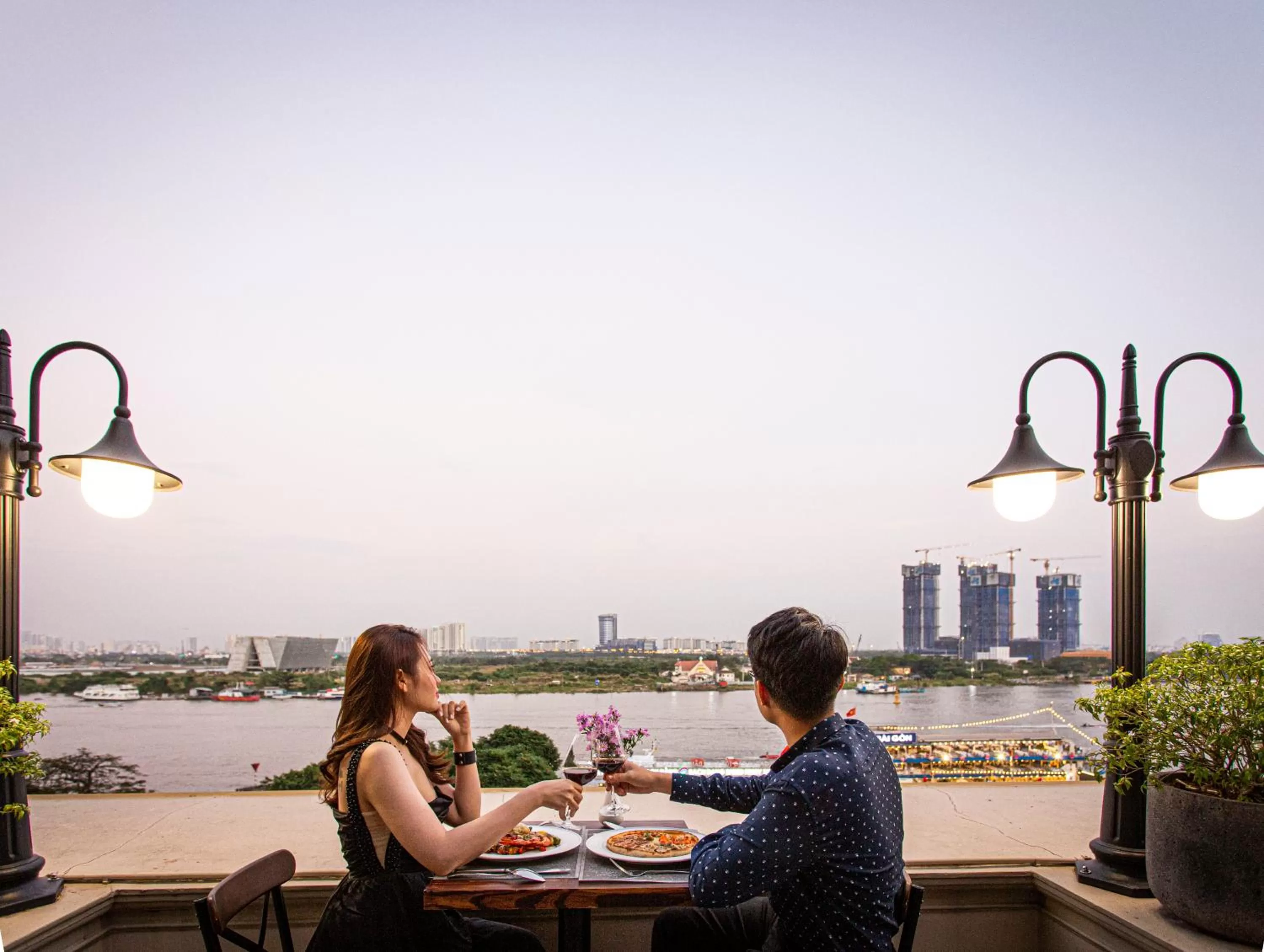 Restaurant/places to eat in Riverside Hotel Saigon