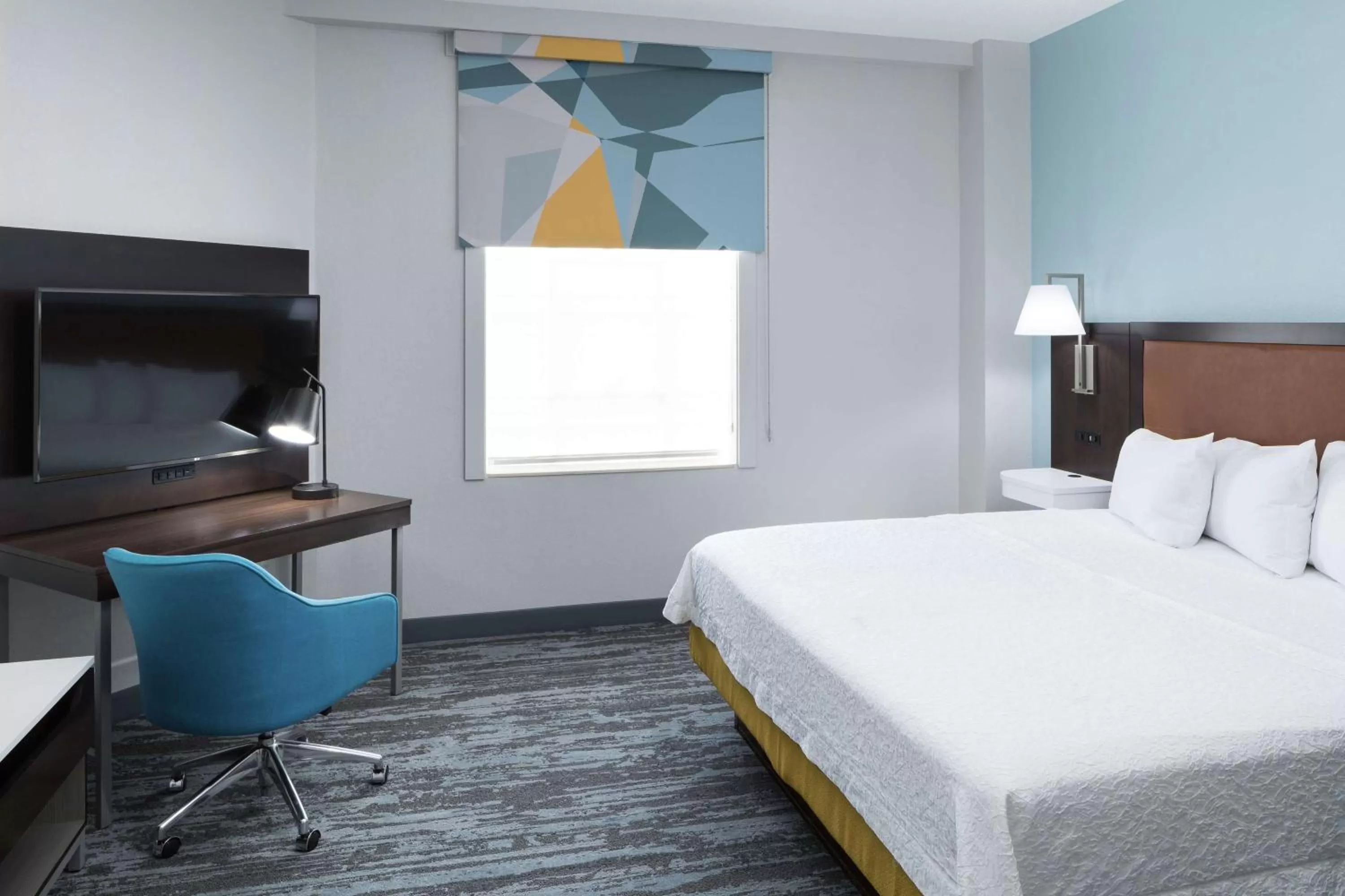 Bedroom, Bed in Hampton Inn & Suites Atlanta-Downtown