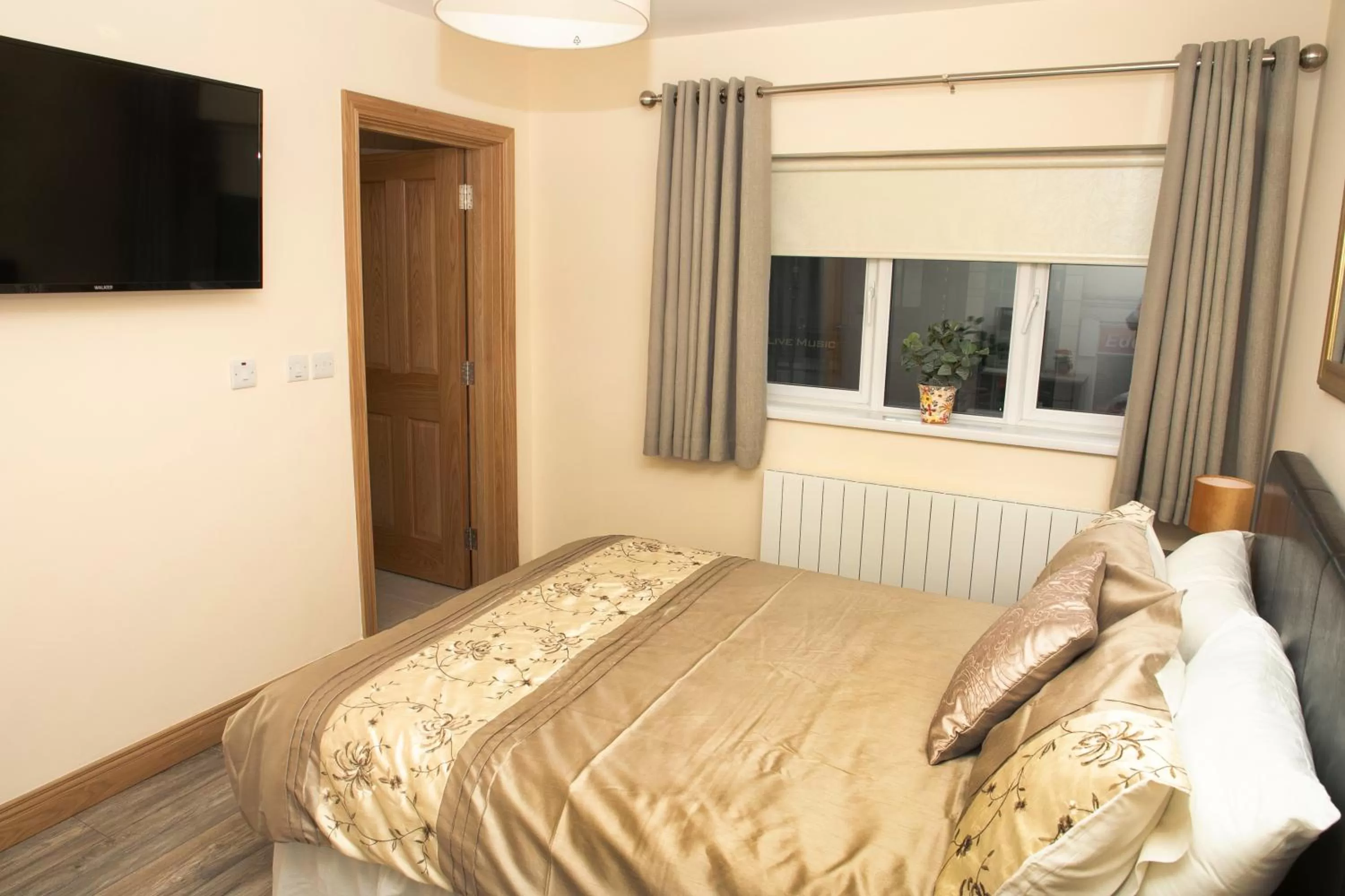 Bedroom, Bed in Arch House B&B & Apartments