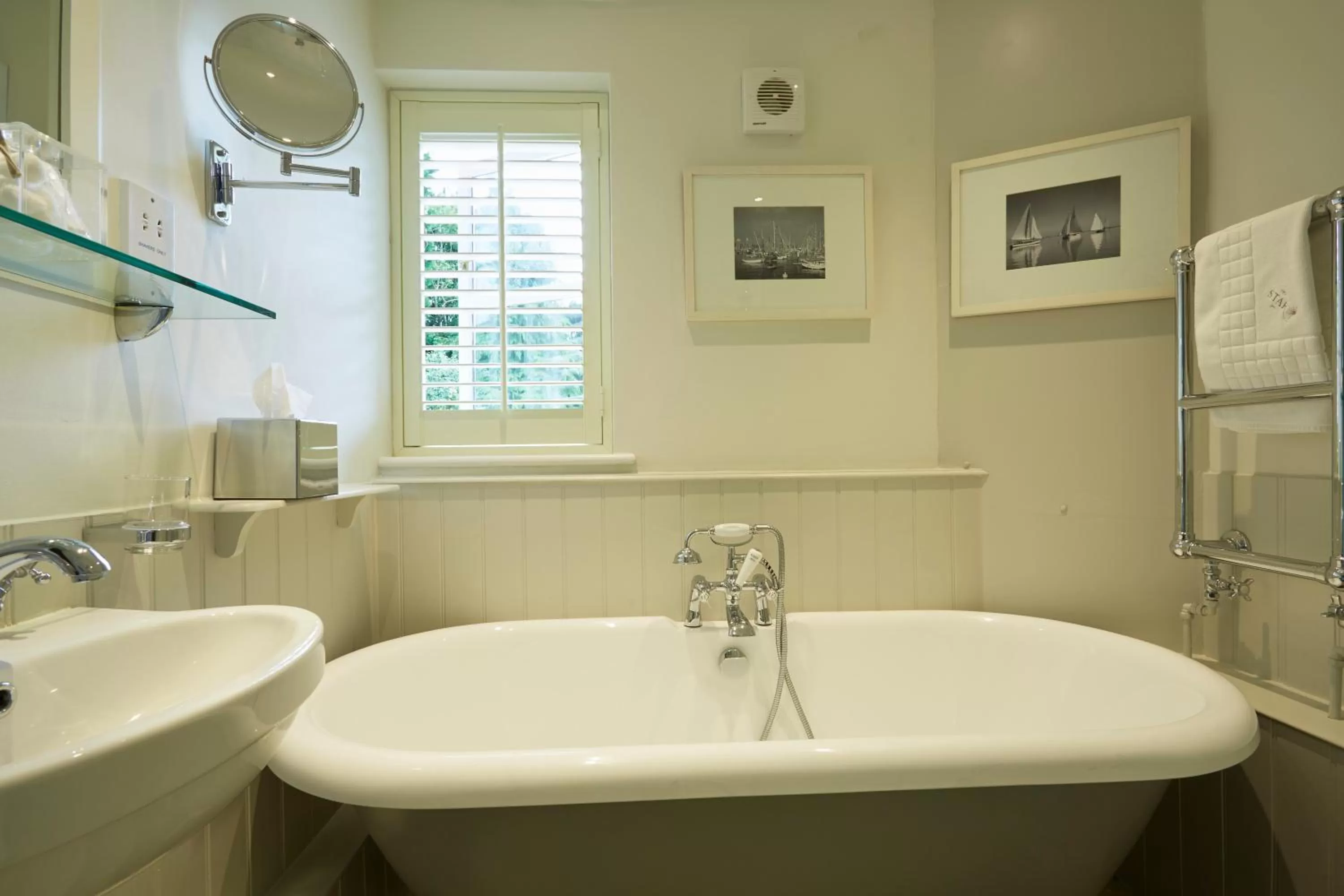 Bedroom, Bathroom in The Star