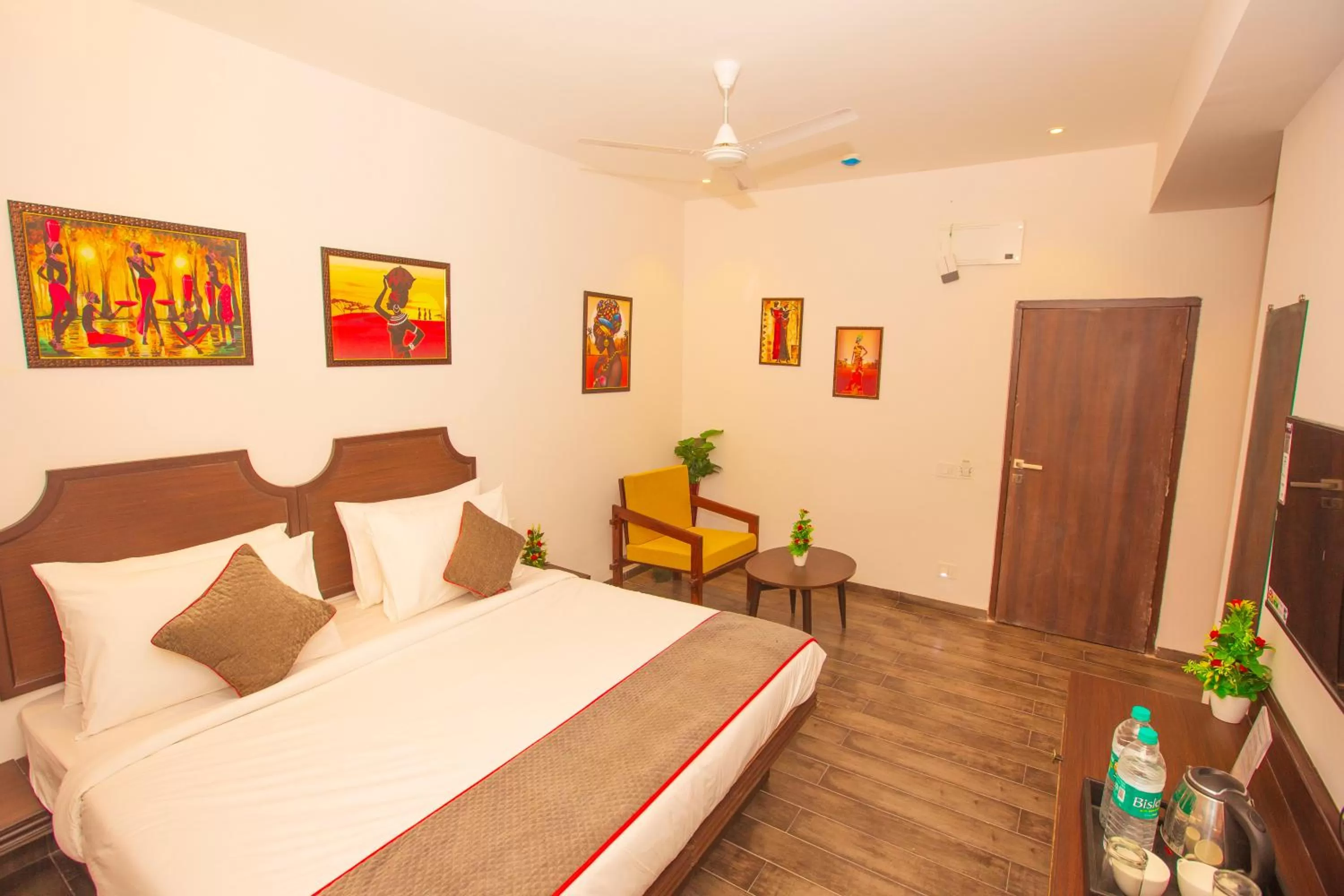 Photo of the whole room, Bed in Octave Parkland Suites