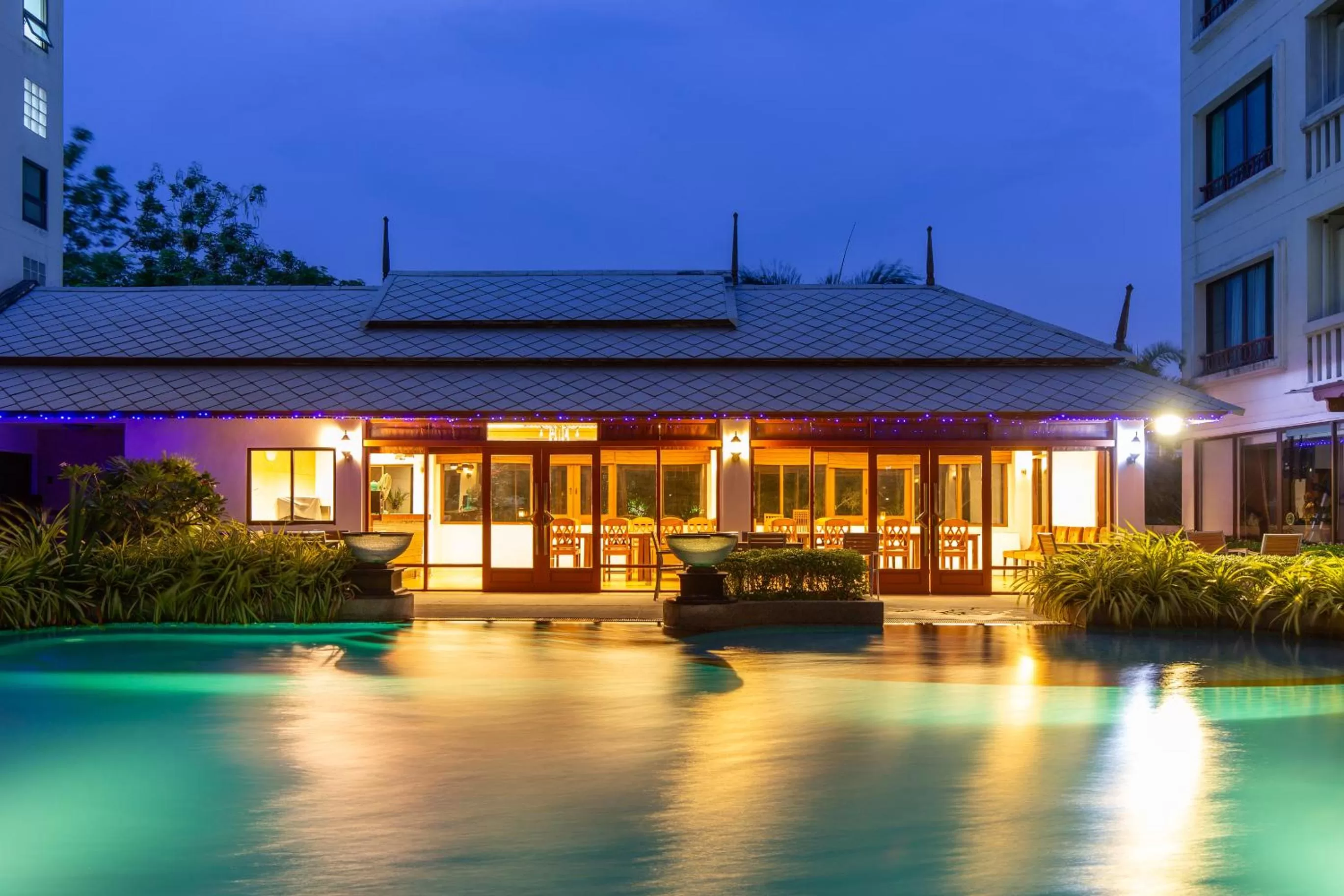 Swimming pool in Lasalle Suites Hotel & Residence