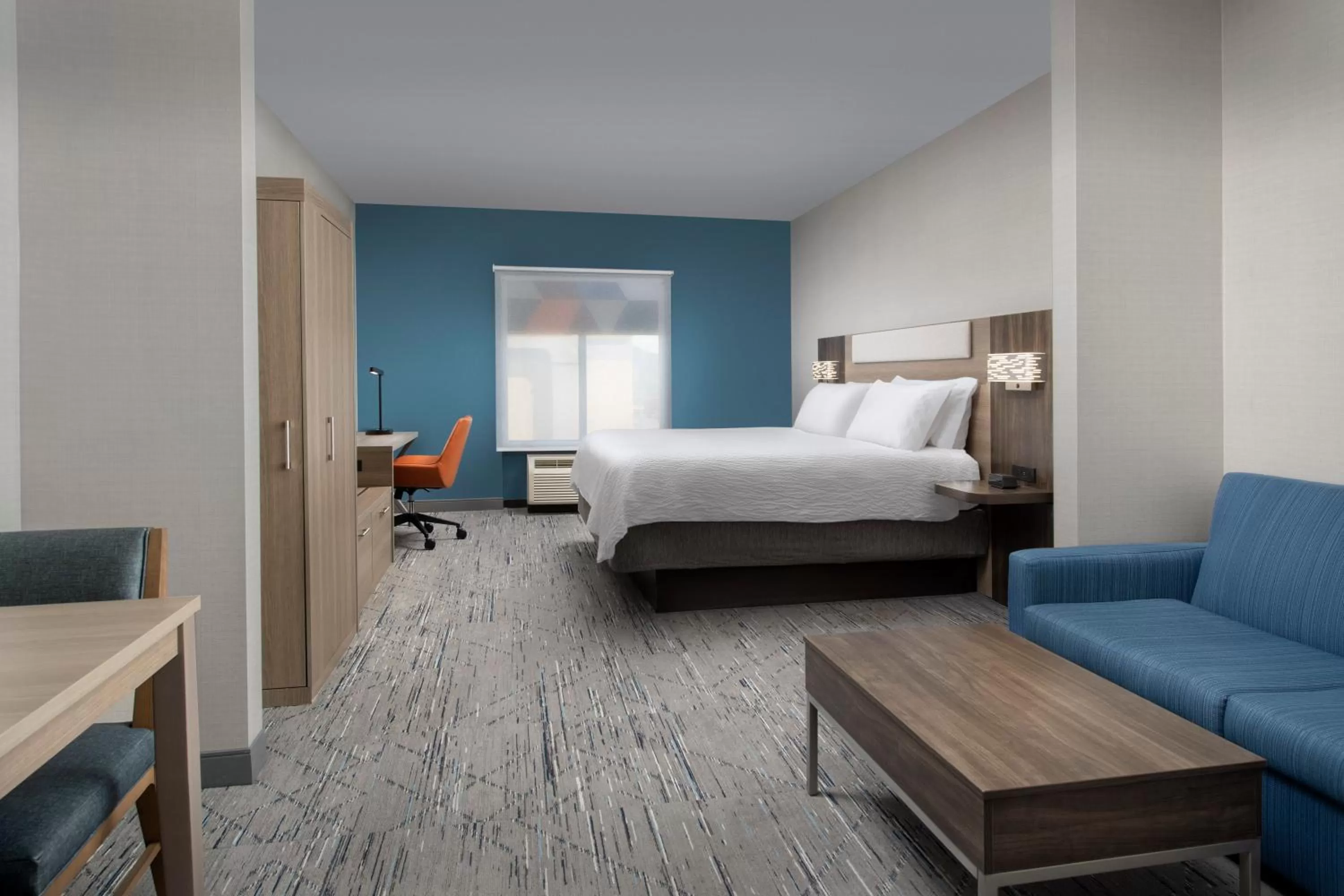 Bedroom, Bed in Holiday Inn Express & Suites Knoxville-Clinton by IHG
