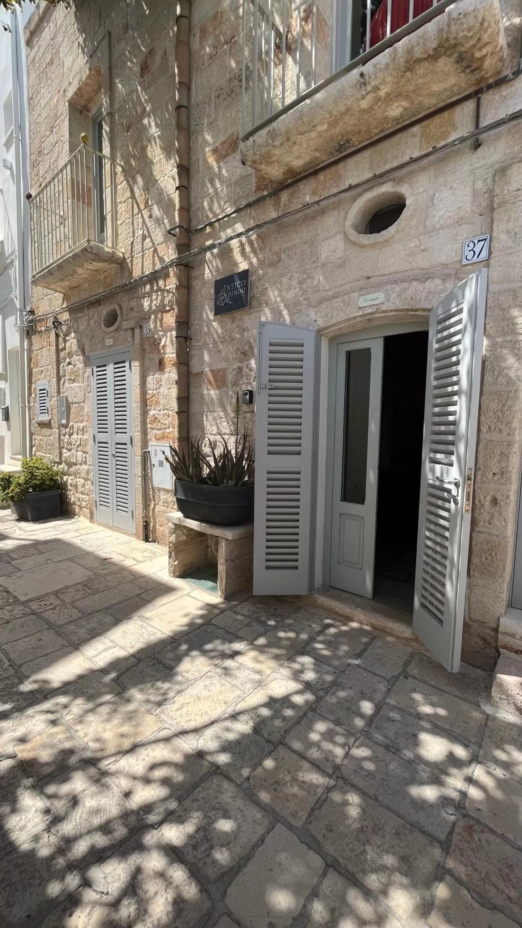 Antico Mondo Rooms & Suites