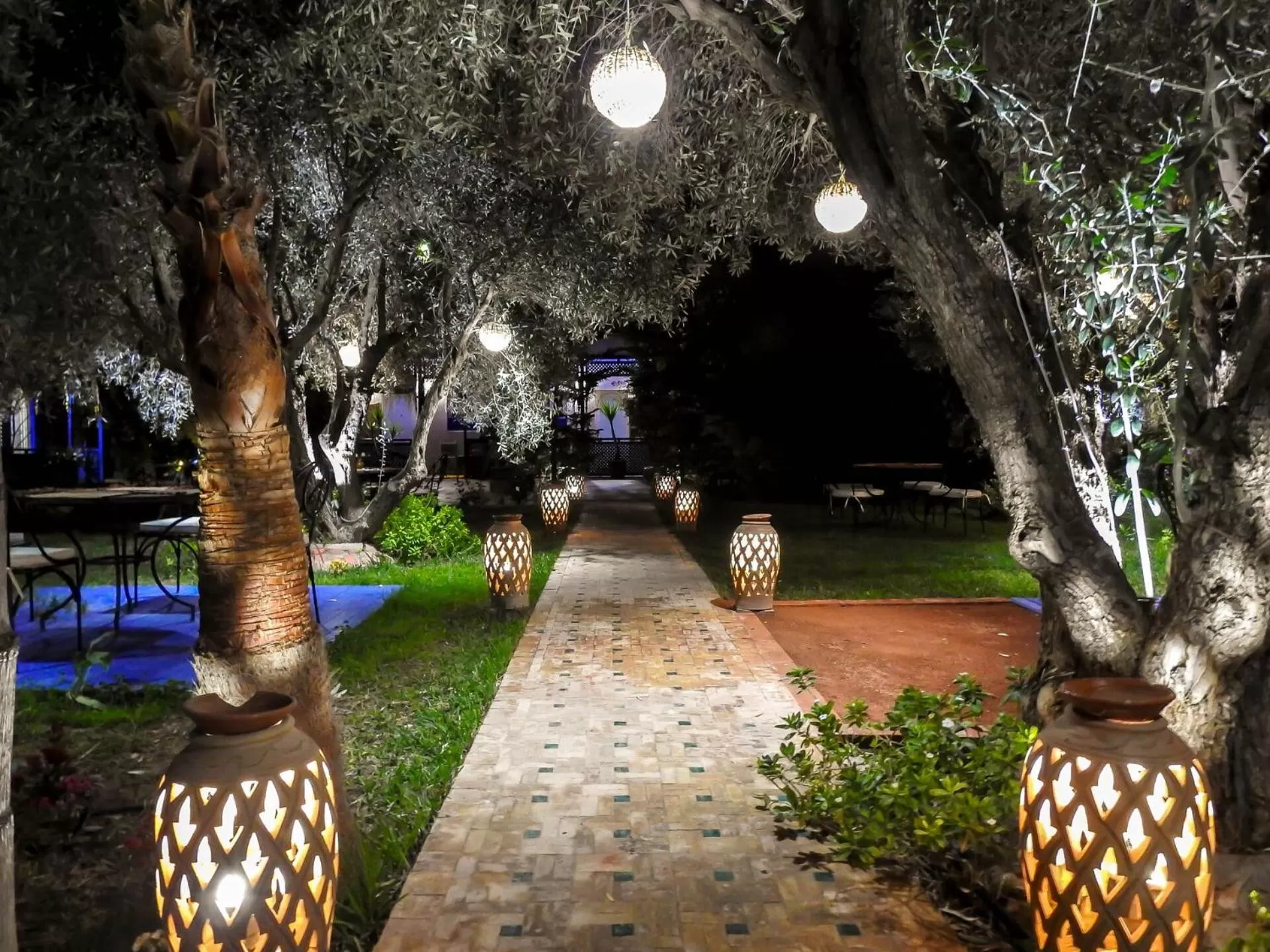 Patio, Garden in Le Bleu House