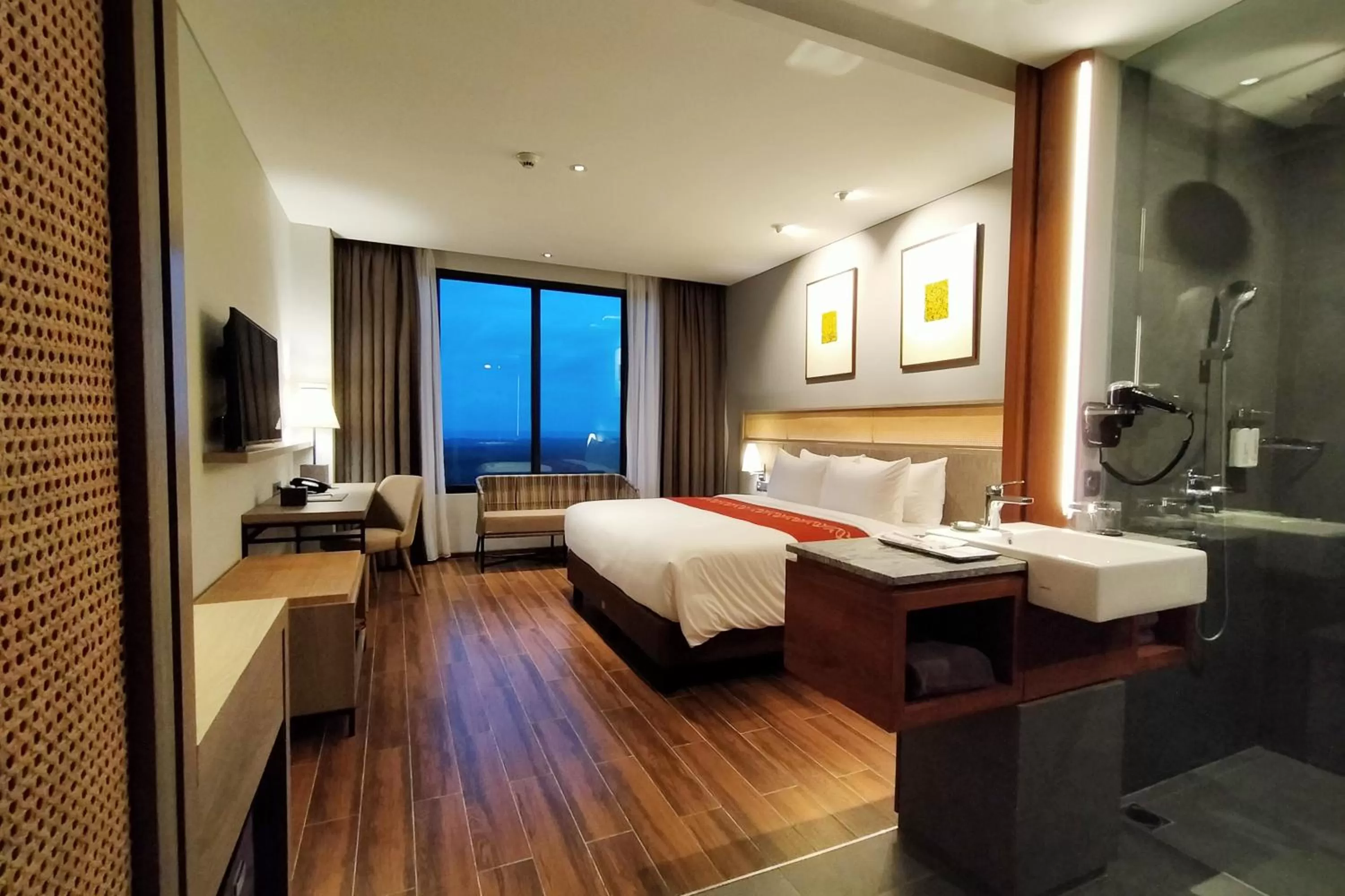 Photo of the whole room, Bed in Kokoon Hotel Banyuwangi