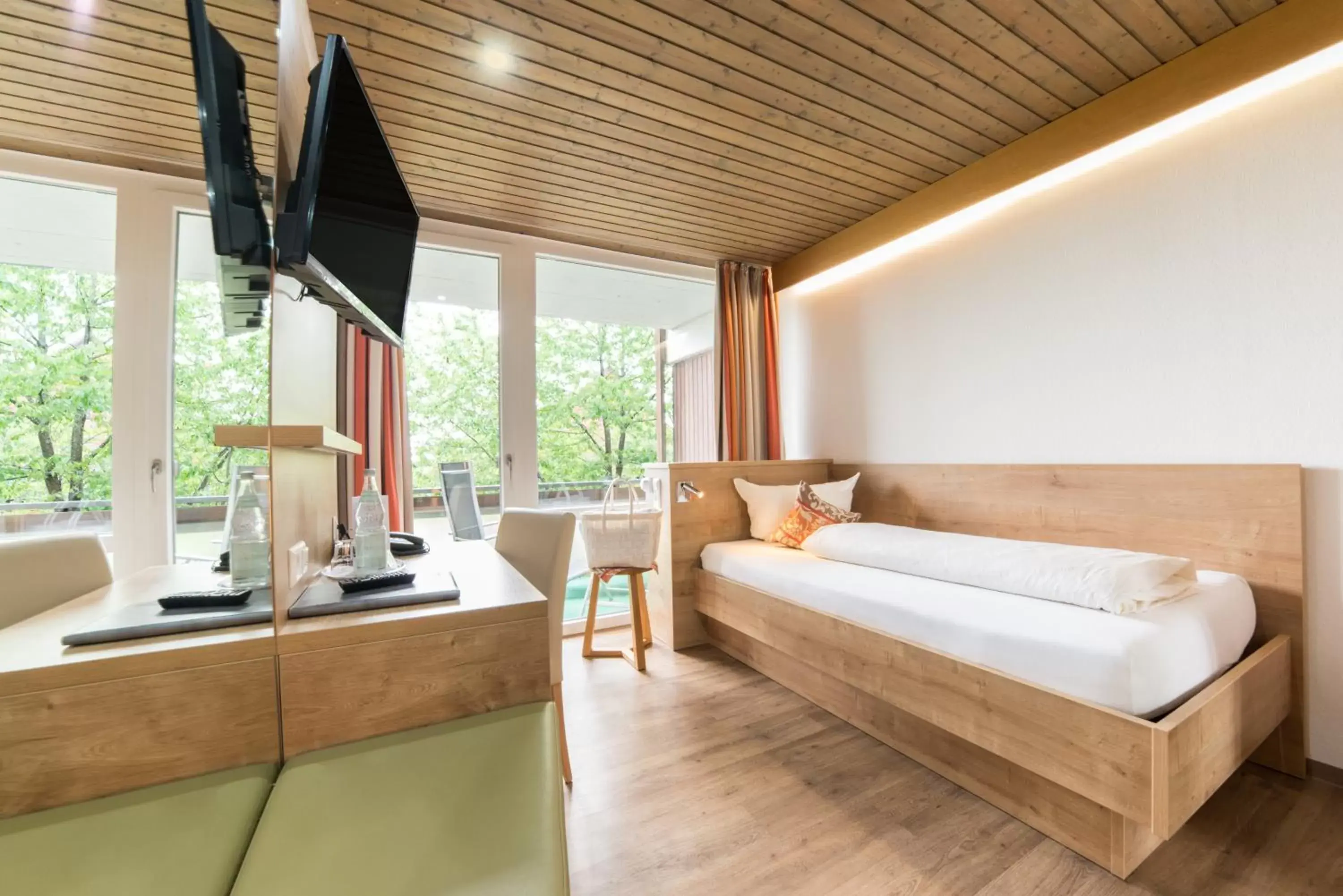 Comfort Single Room - single occupancy in Wellnesshotel Sonnenhof & Sonnhalde Comfort Single Room - single occupancy in Wellnesshotel Sonnenhof & Sonnhalde