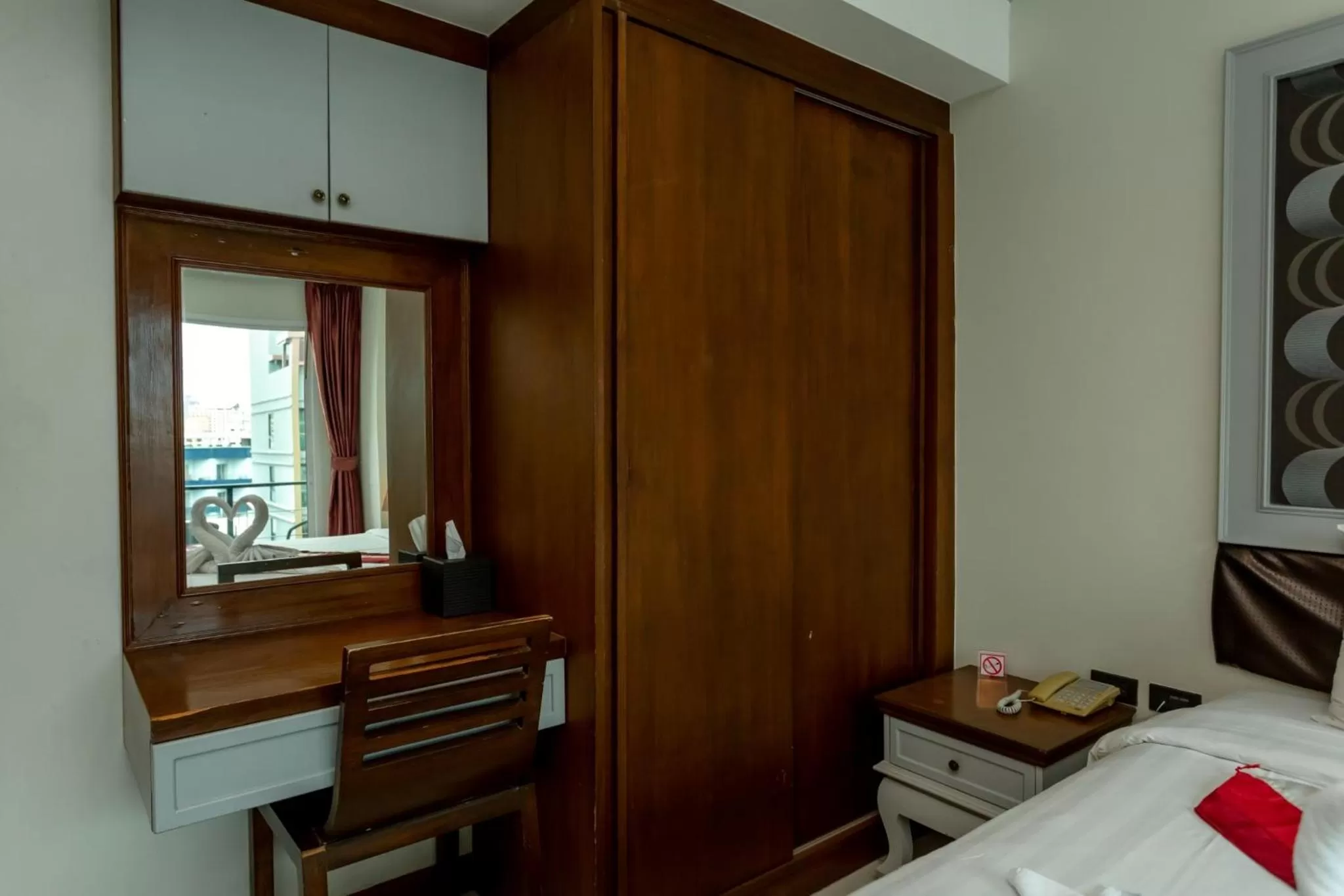 Bedroom, Bed in Honey Boutique Hotel