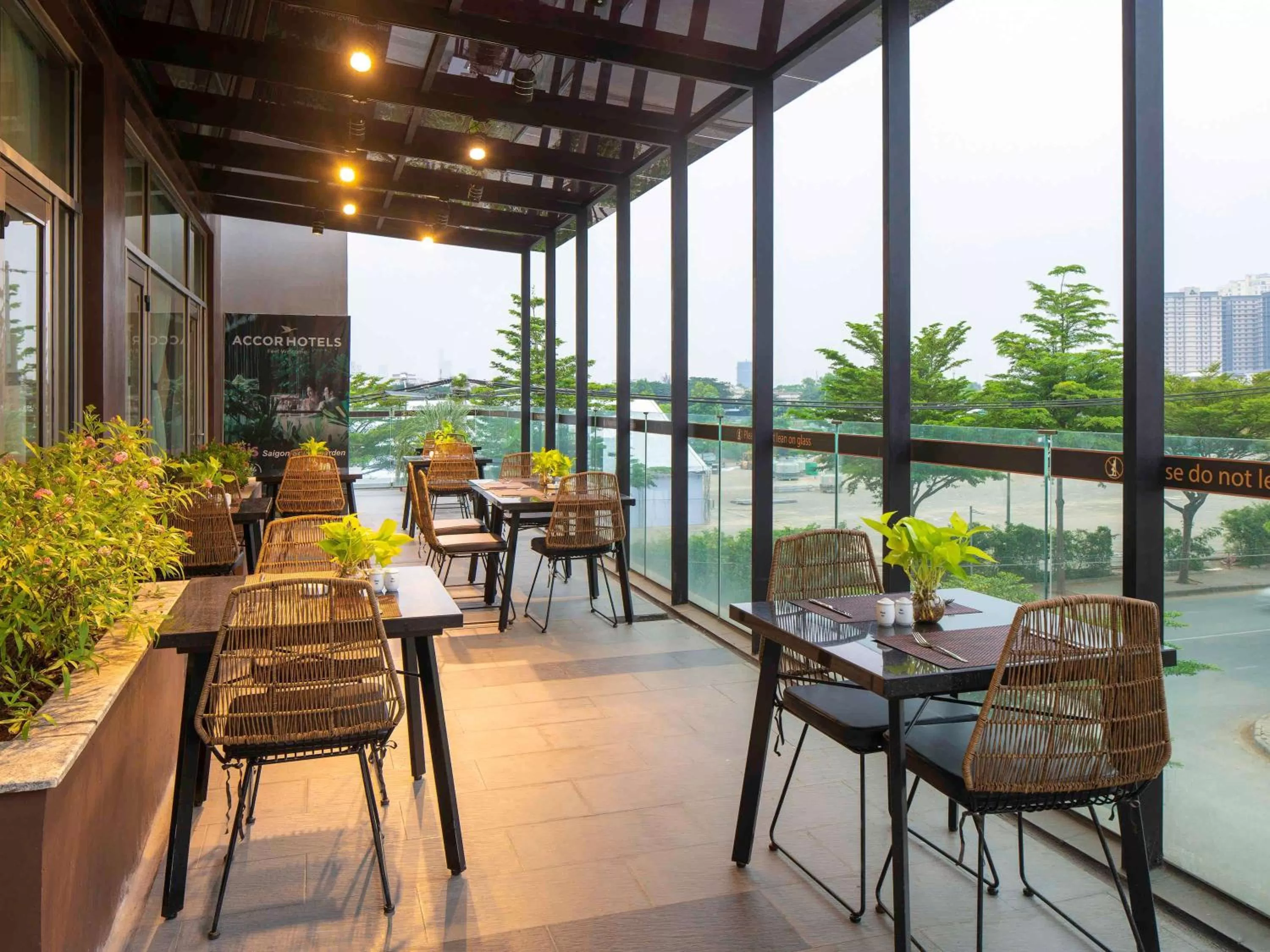 Restaurant/places to eat in Ibis Saigon South