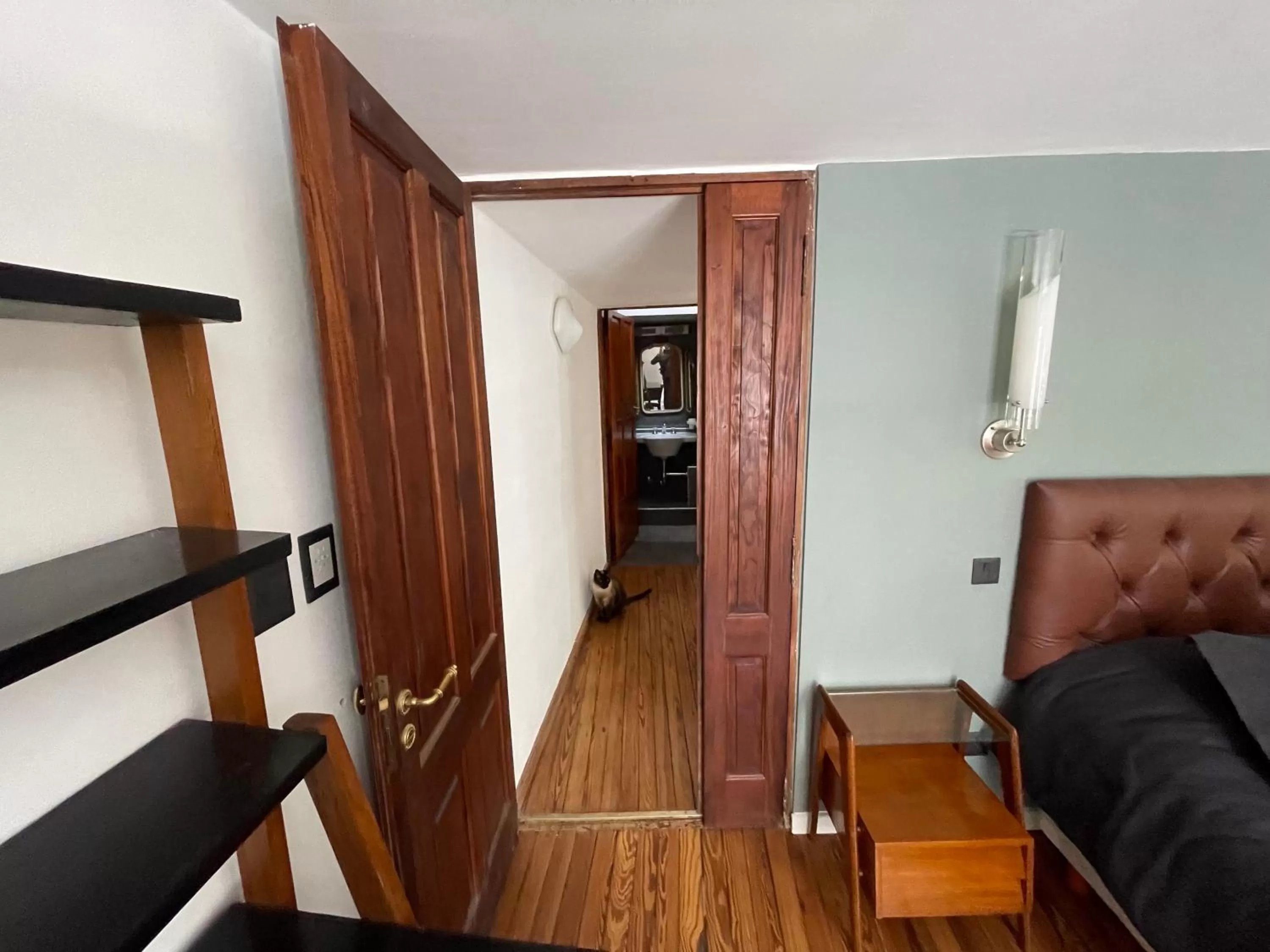 Bathroom, Seating Area in Le Petit Palais