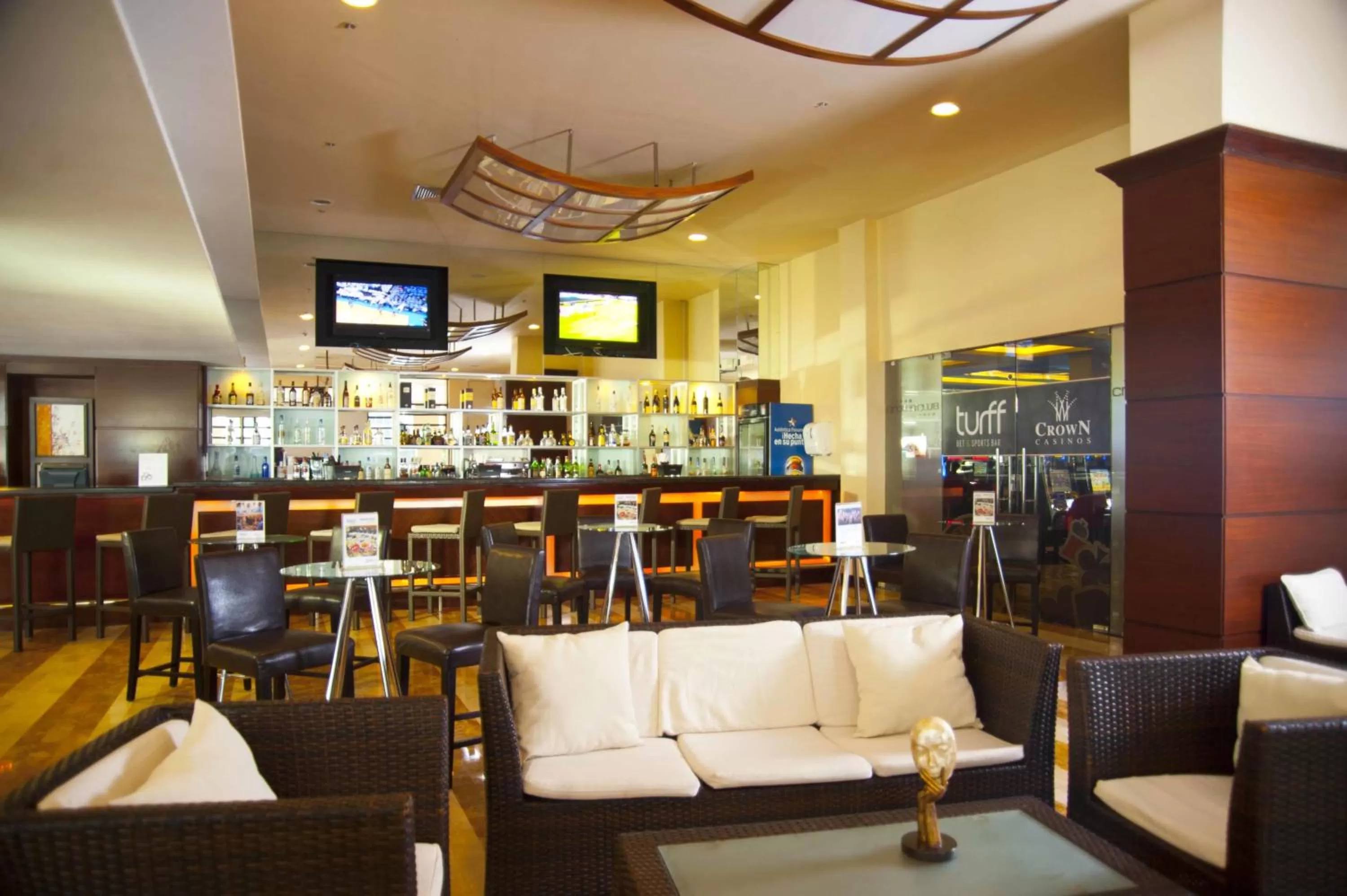 Evening entertainment in Radisson Colon 2,000 Hotel & Casino