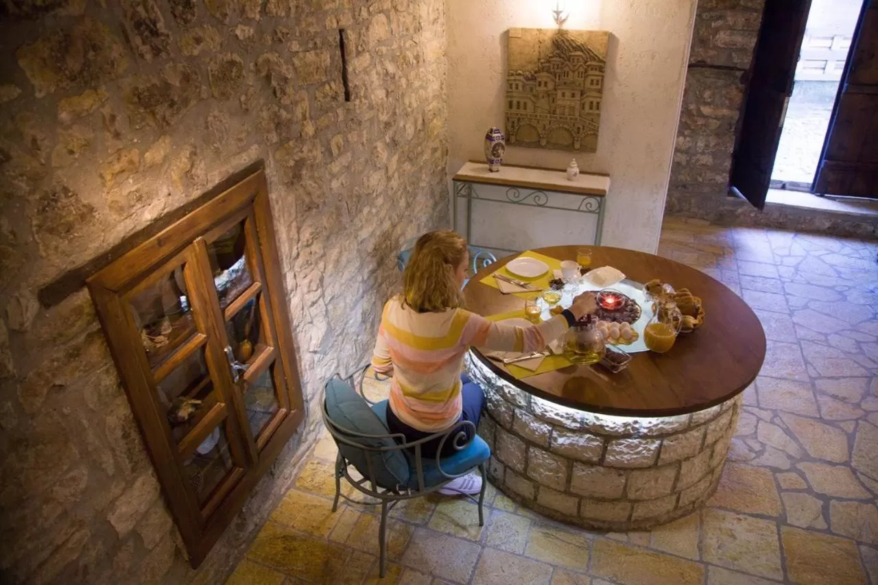 People in Vila 4 Bed&Breakfast