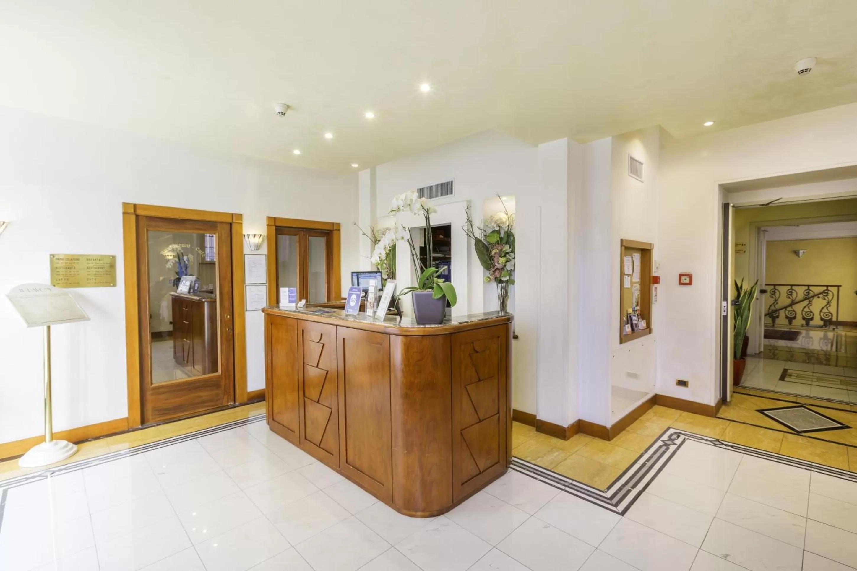 Lobby or reception in Best Western Hotel Artdeco