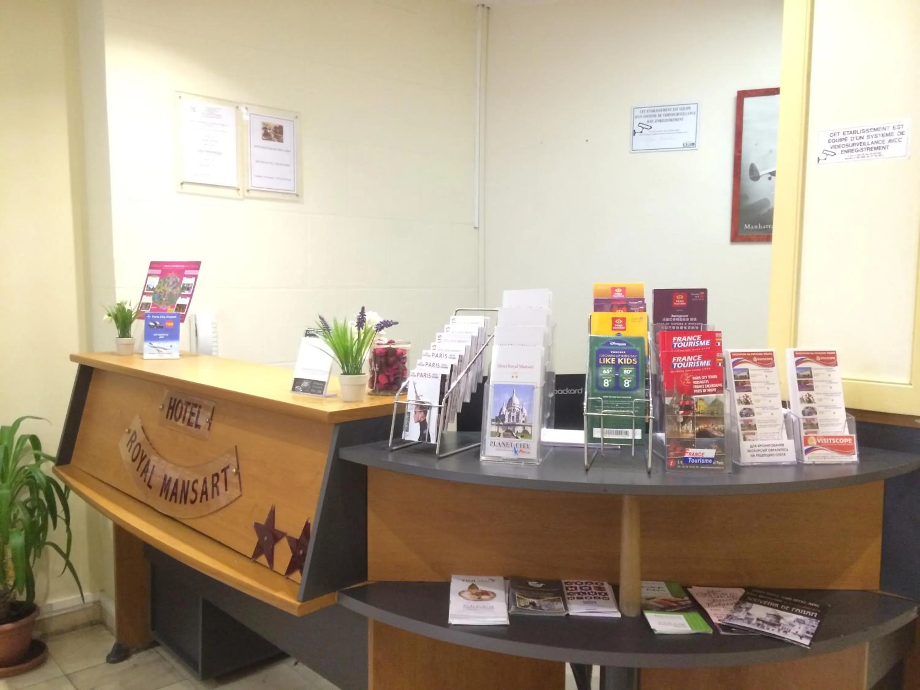 Lobby or reception in Hotel Royal Mansart