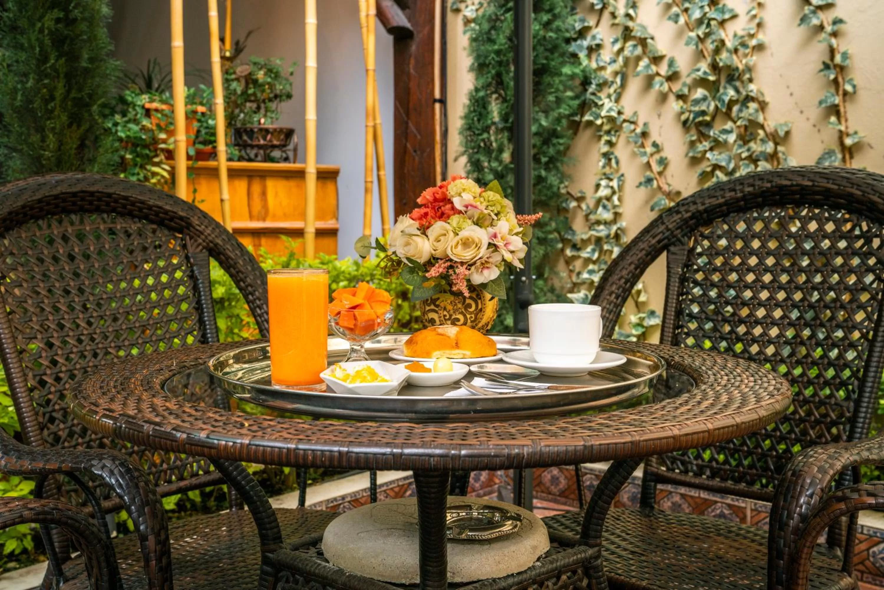 Food and drinks in Hotel La Farola