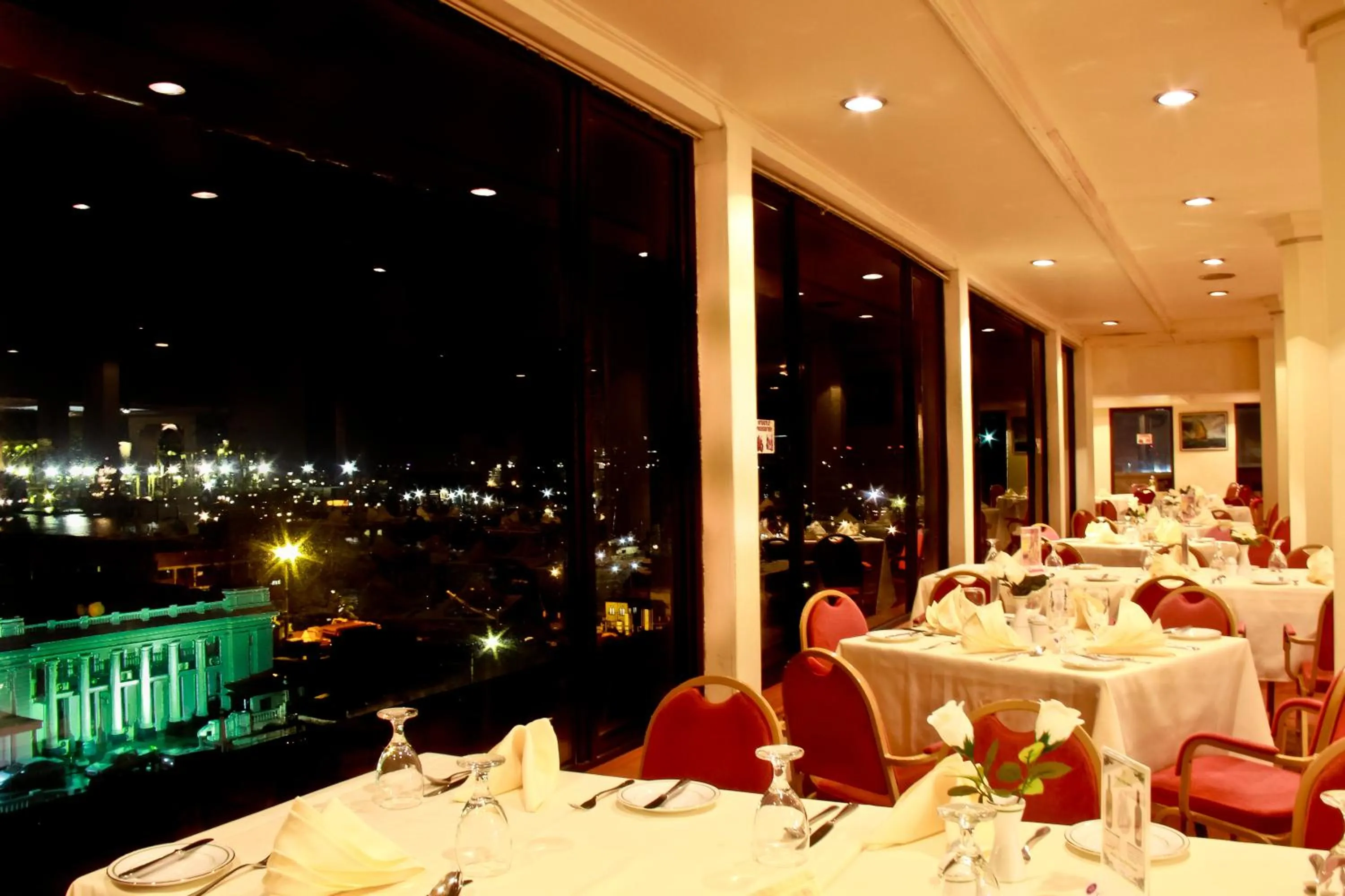 Restaurant/places to eat in Grand Oriental Hotel