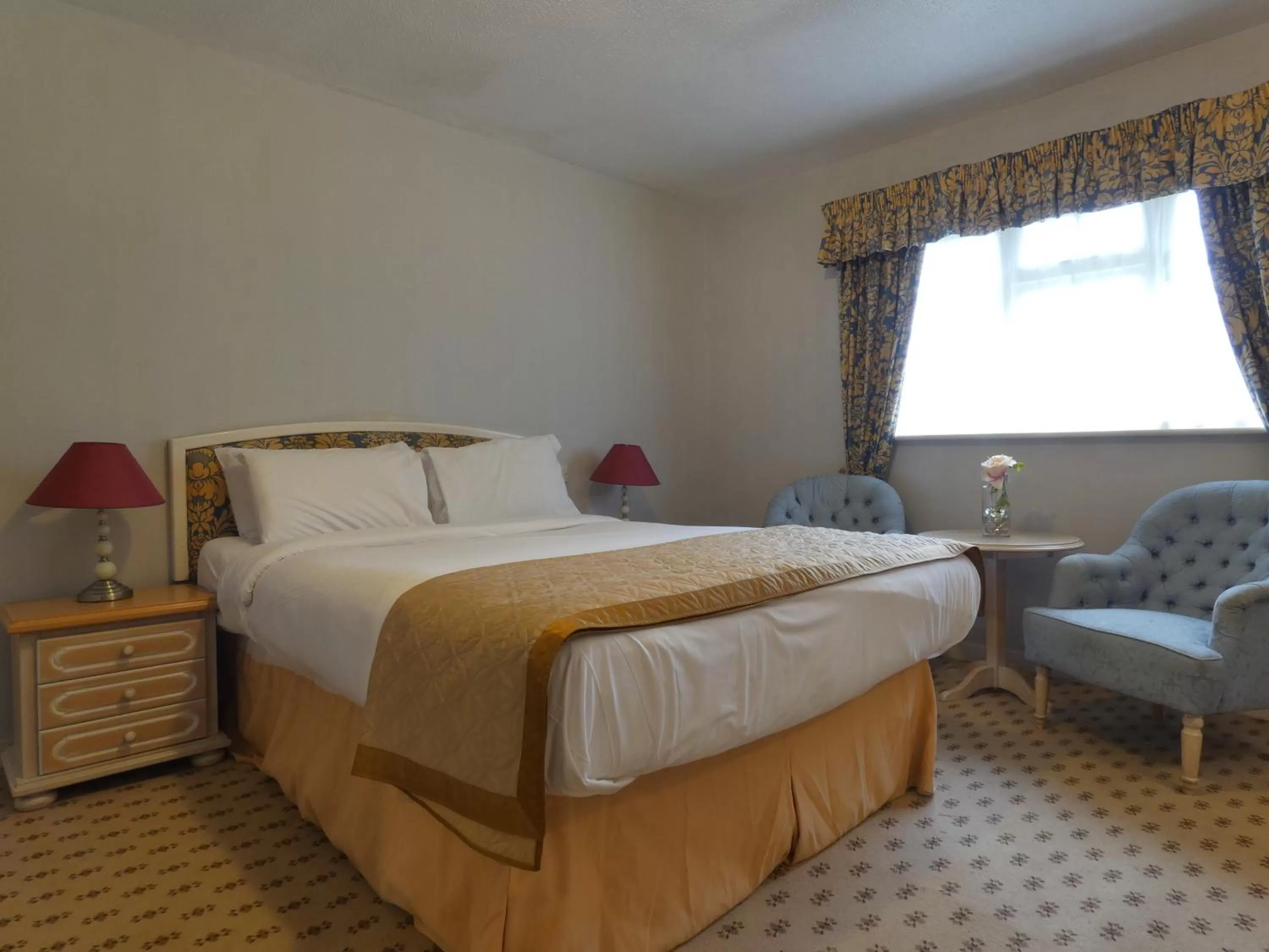 Photo of the whole room, Bed in Marston Farm Hotel