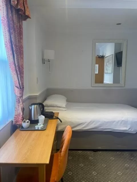 Bed in Hyde Park Radnor Hotel B&B