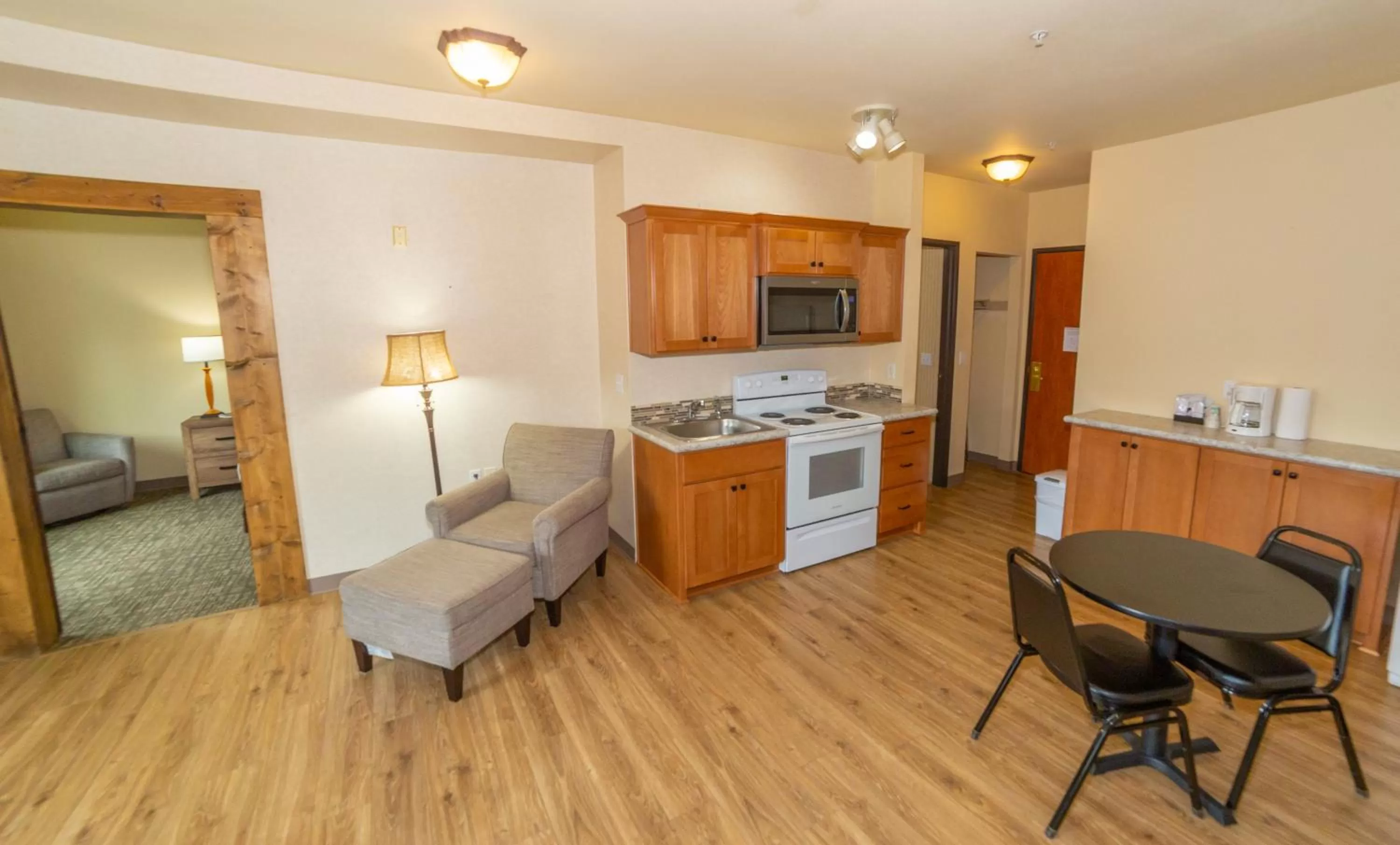 Kitchen or kitchenette in Clatskanie River Inn