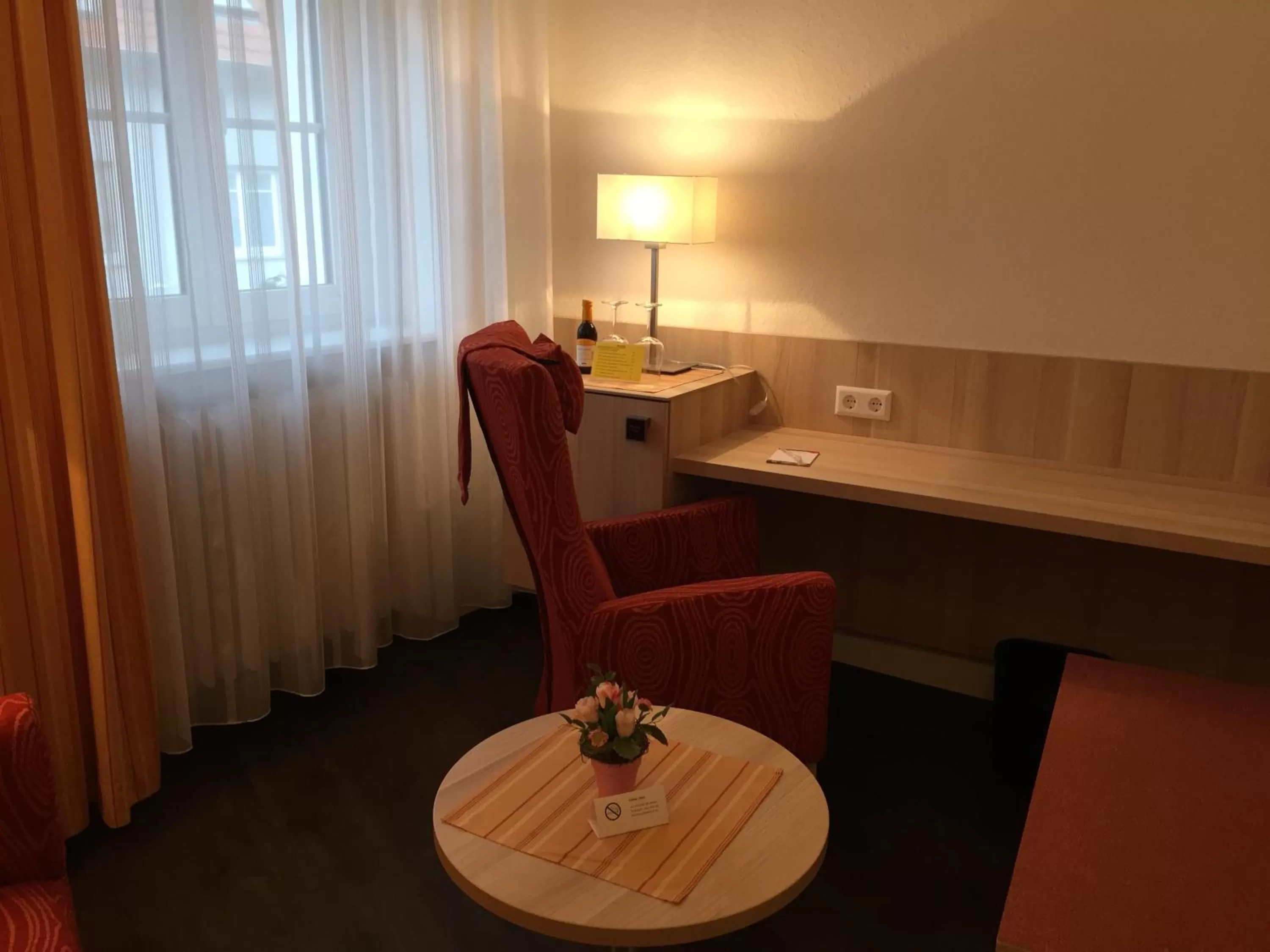 Photo of the whole room in Hotel Rose Heidelberg inklusive Frühstück, Saunanutzung und Parkplätze nach Verfügbarkeit