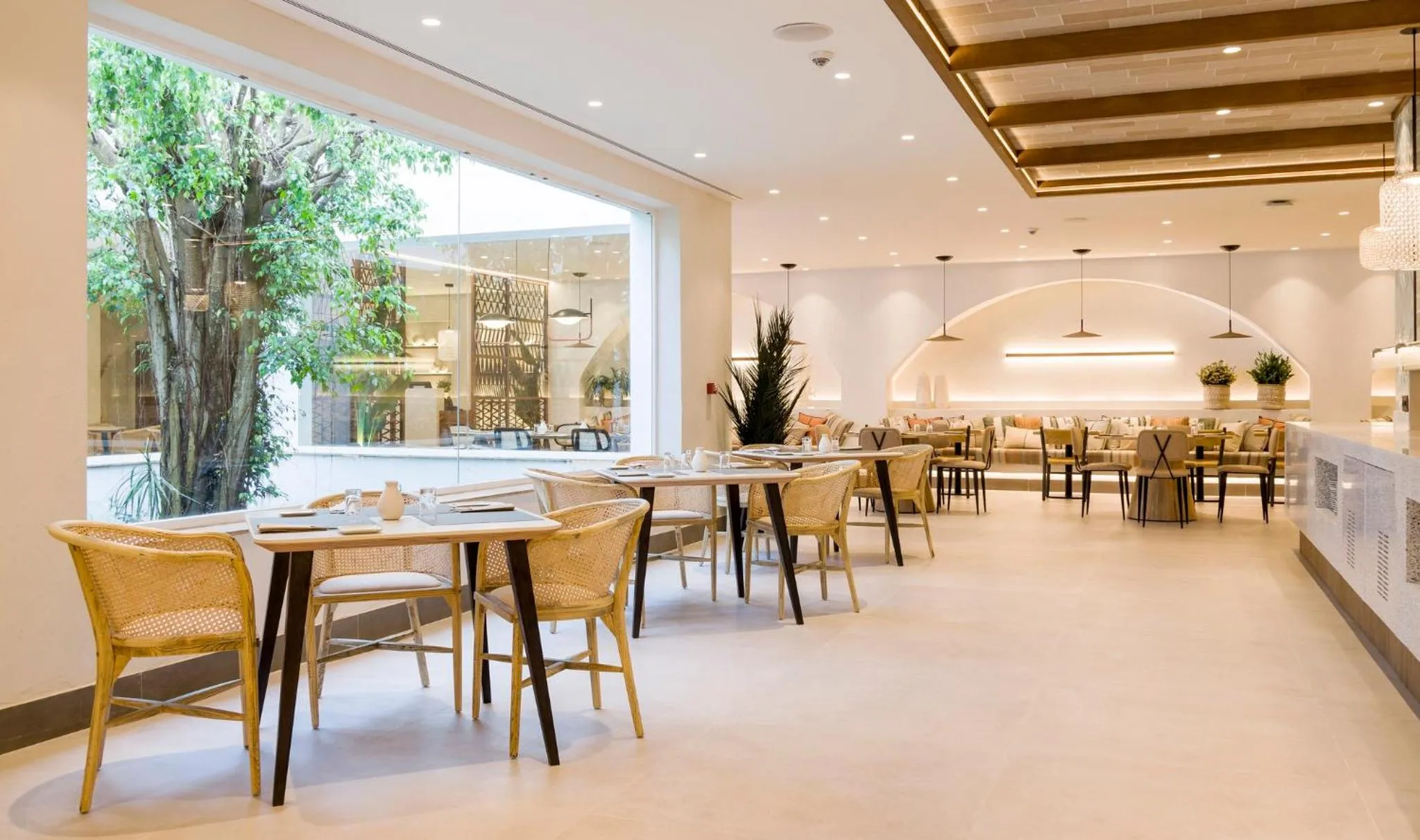 Restaurant/places to eat in Ilunion Menorca