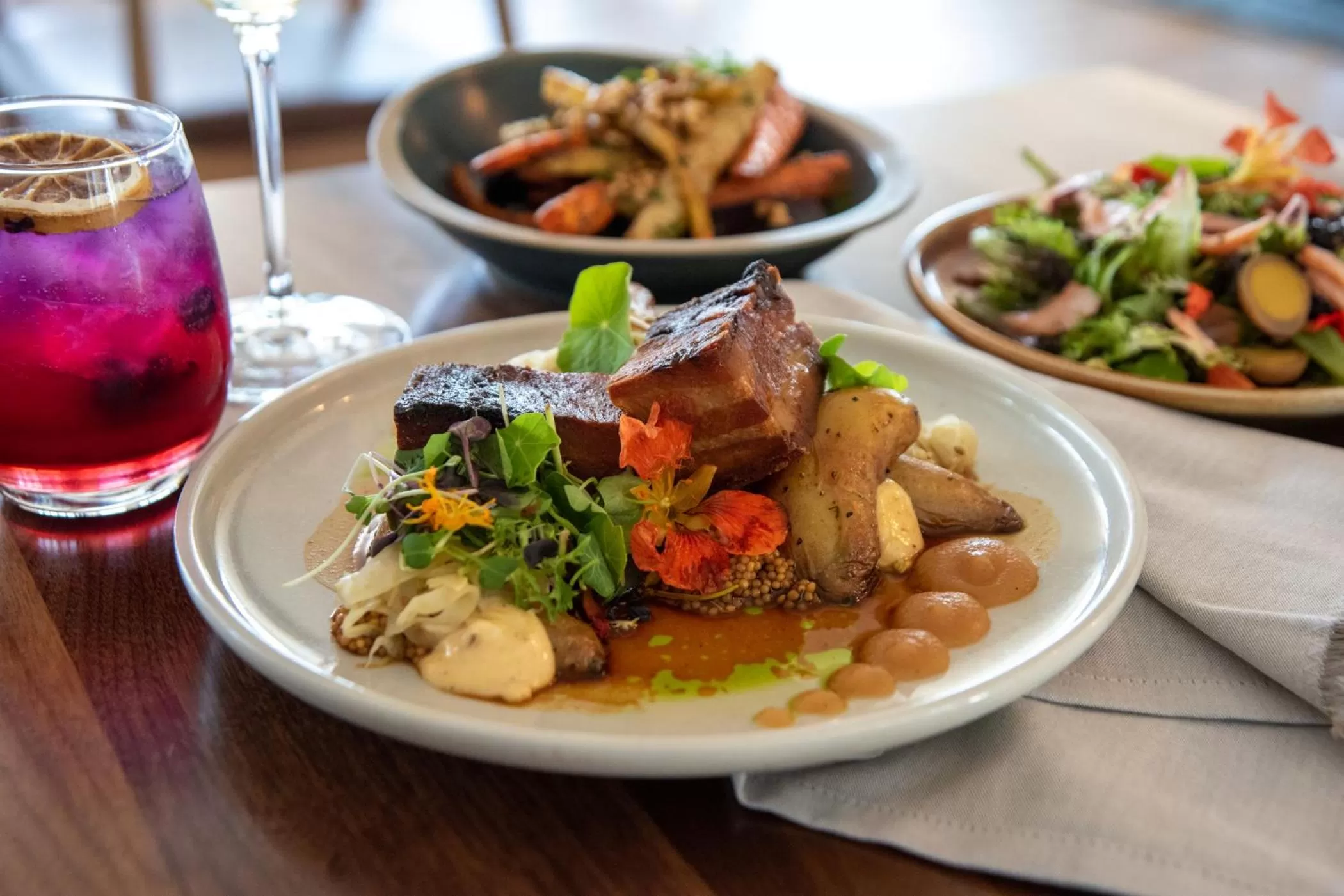 Restaurant/places to eat in The Crimson Jasper