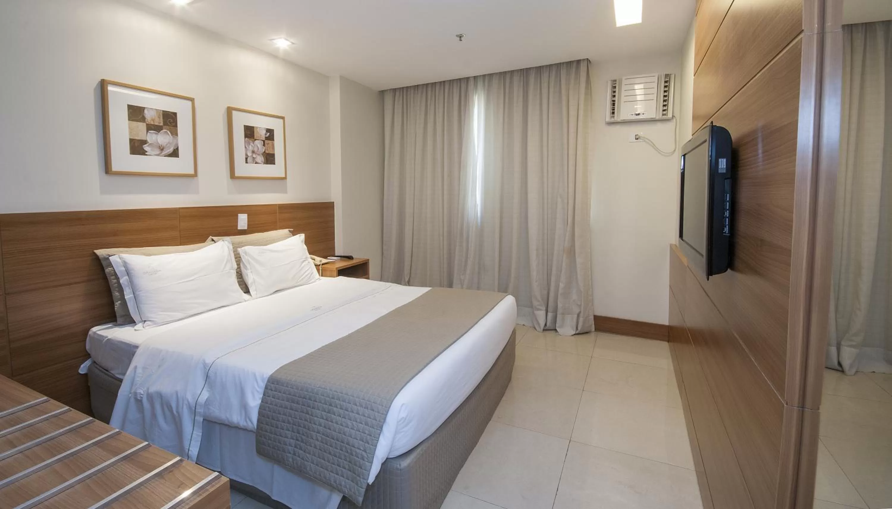 Property building, Bed in Américas Granada Hotel